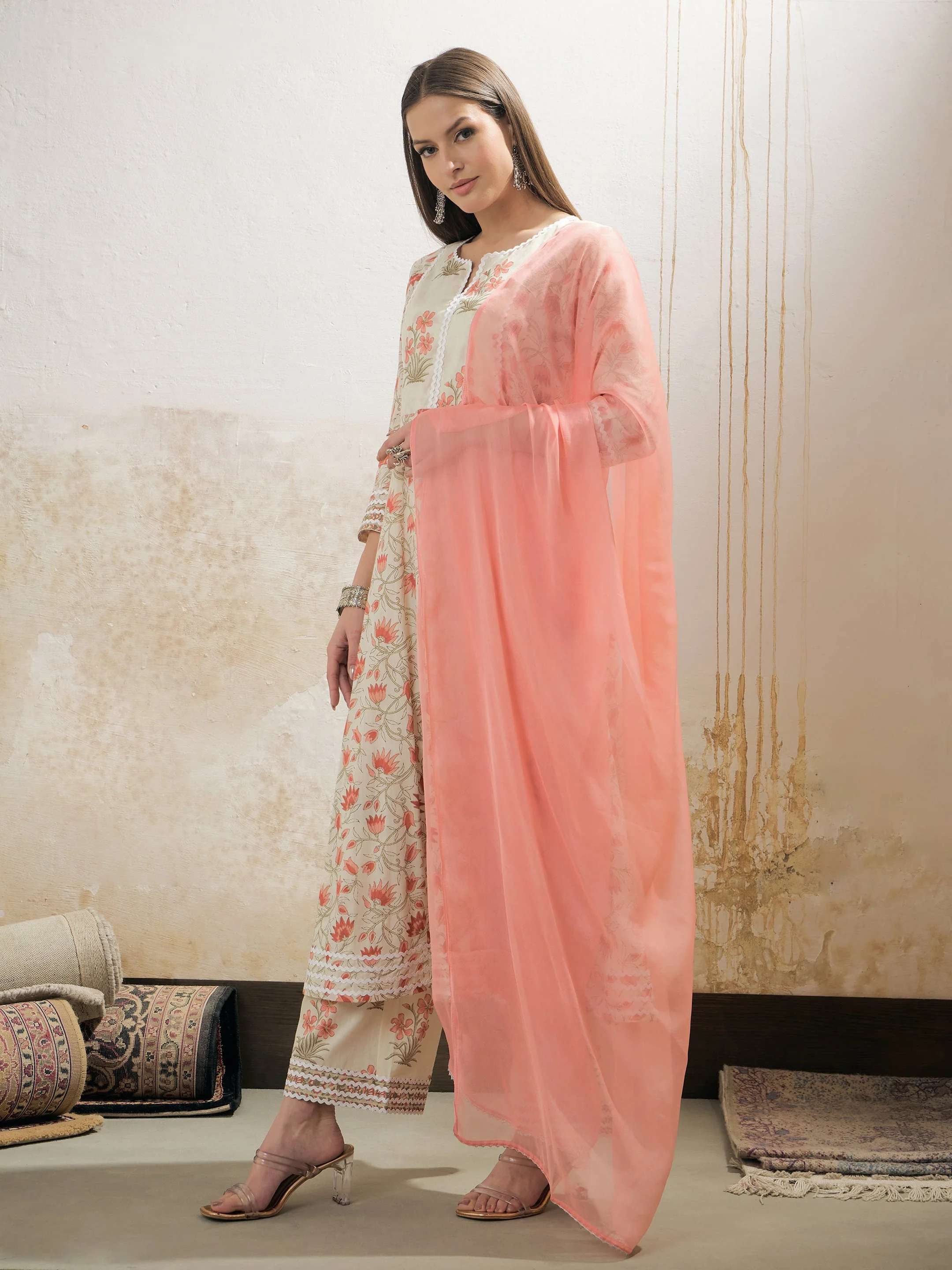 Women Off White & Red Floral Anarkali Kurta With Pencil Pants & Dupatta - Image 3