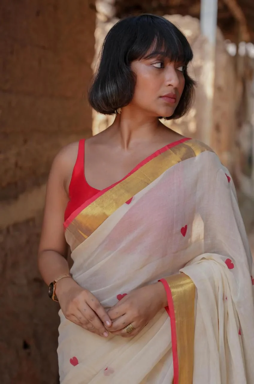 Women Off White Zari Border Love Design Saree - Image 3
