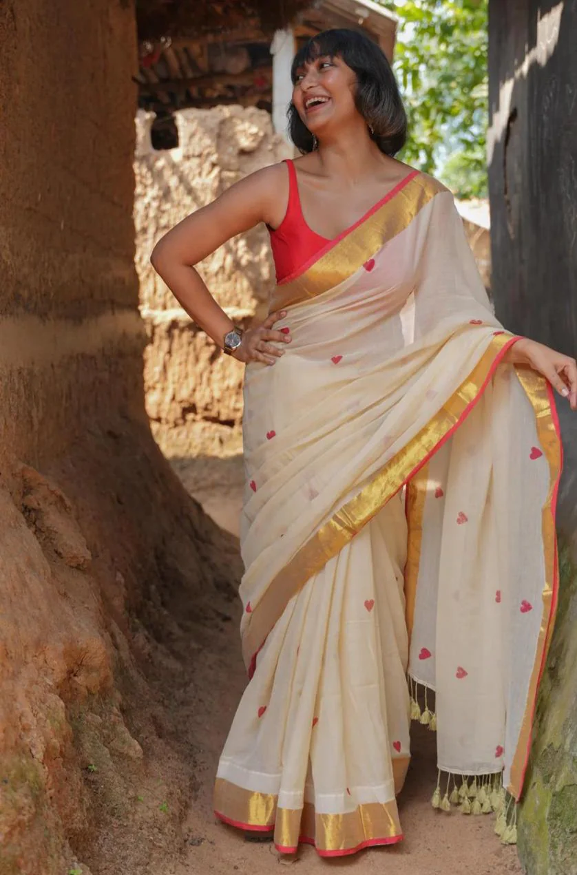 Women Off White Zari Border Love Design Saree - Image 5