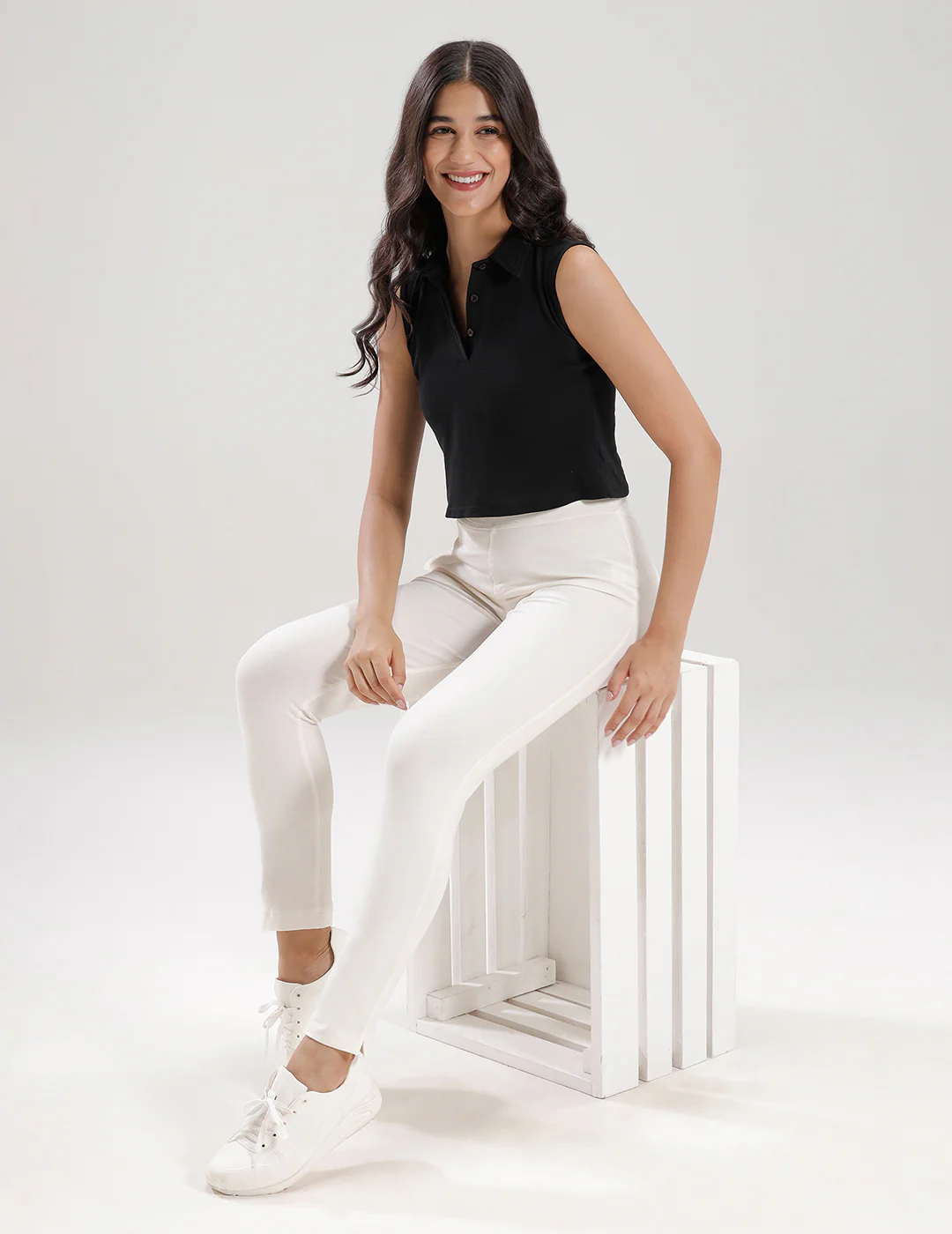 Women Off White Casual Pants