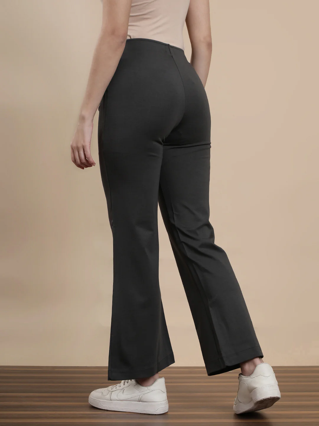 Women Olive Casual Tregging - Image 3