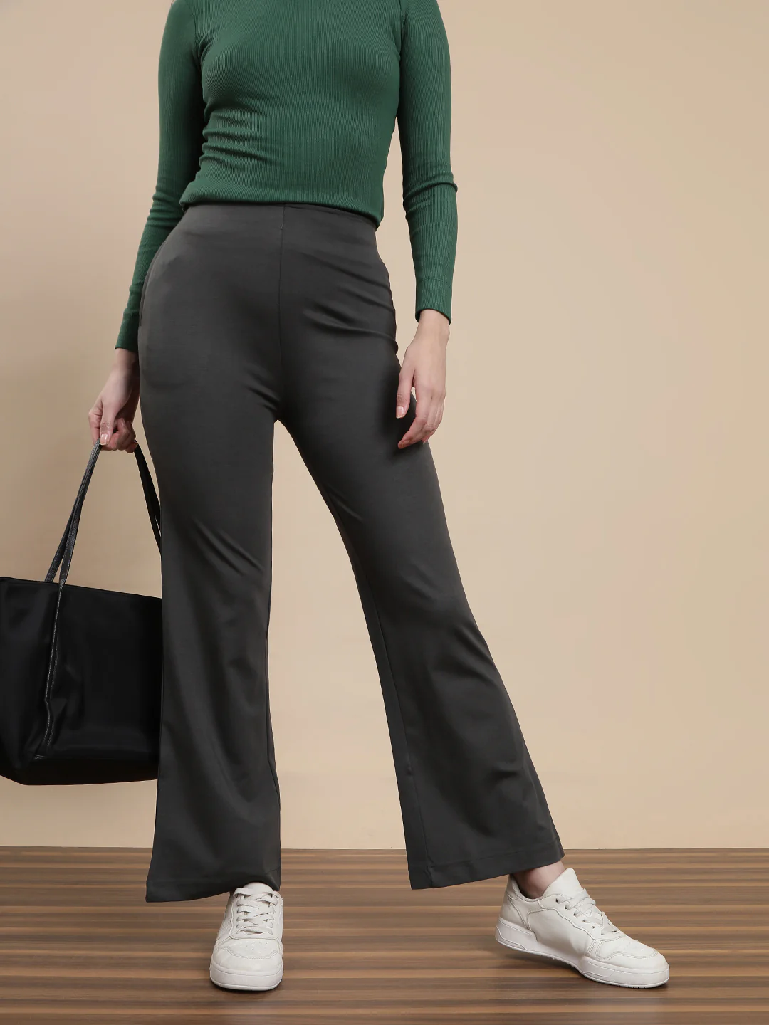 Women Olive Casual Tregging - Image 4