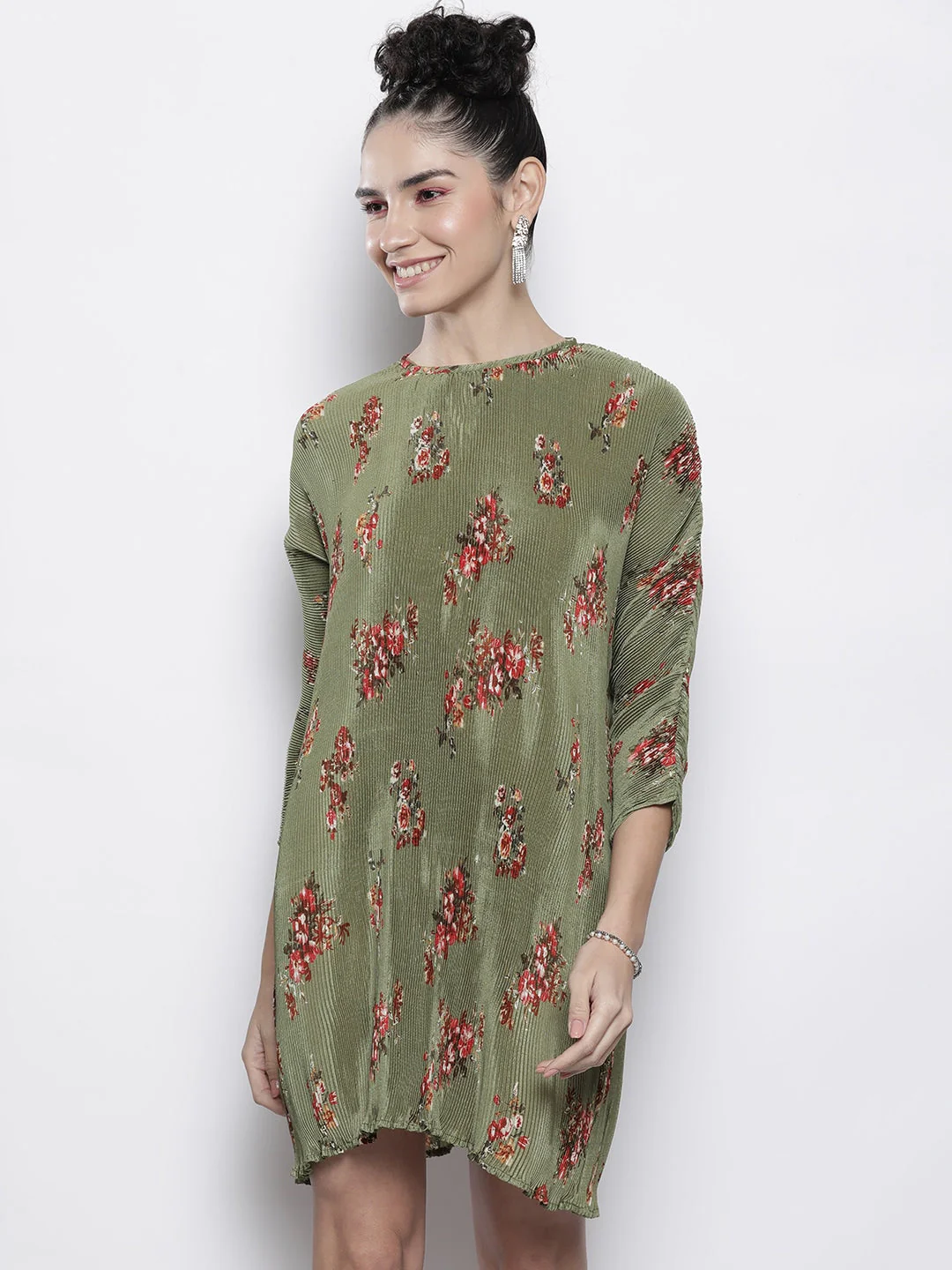 Women Olive Floral Pleated Chinon Bodycon Dress - Image 4
