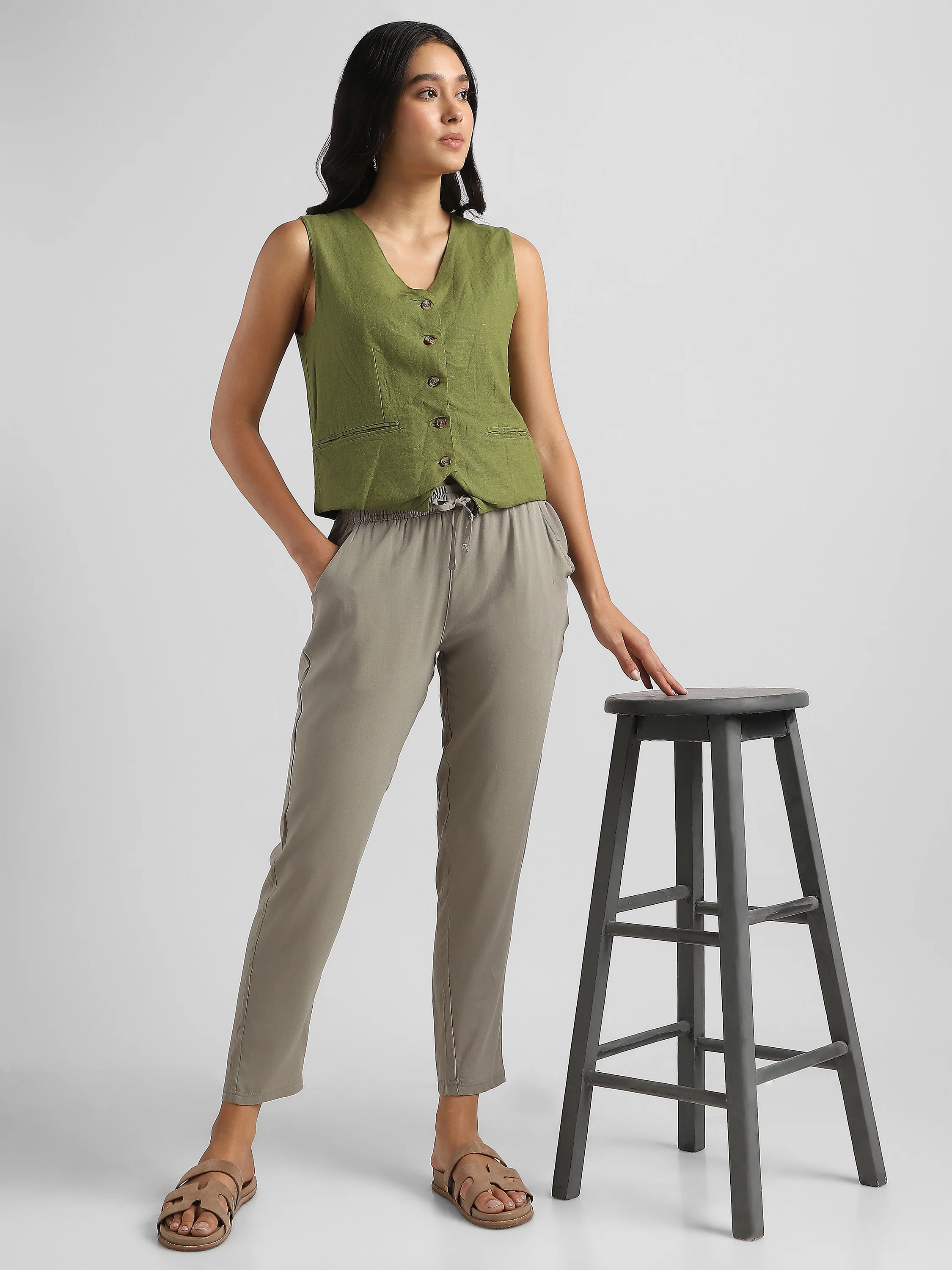 Women Olive Straight fit pants - Image 2