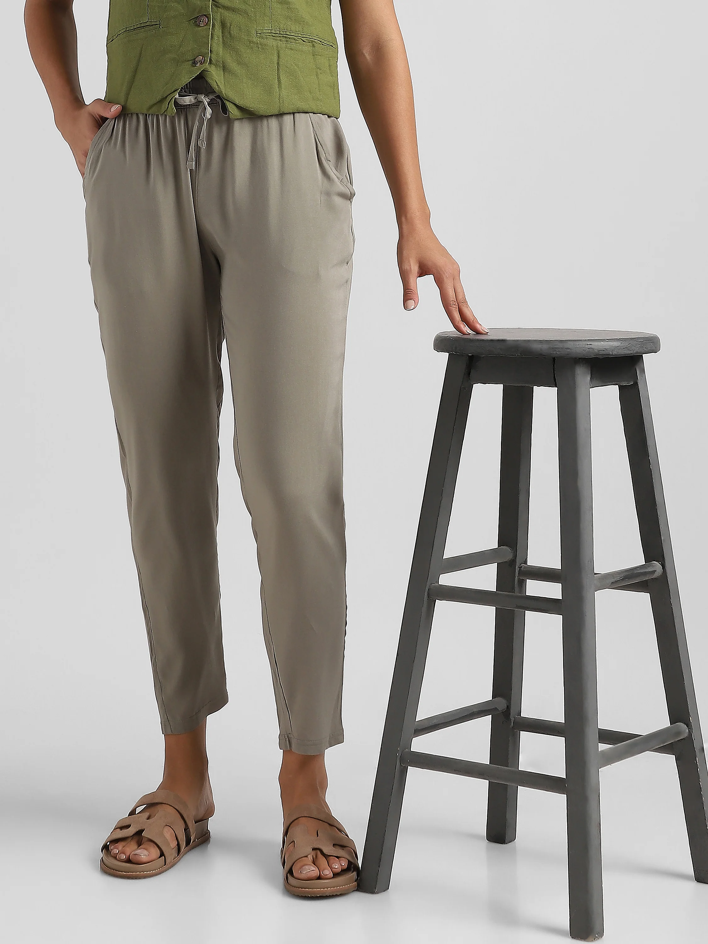 Women Olive Straight fit pants - Image 7