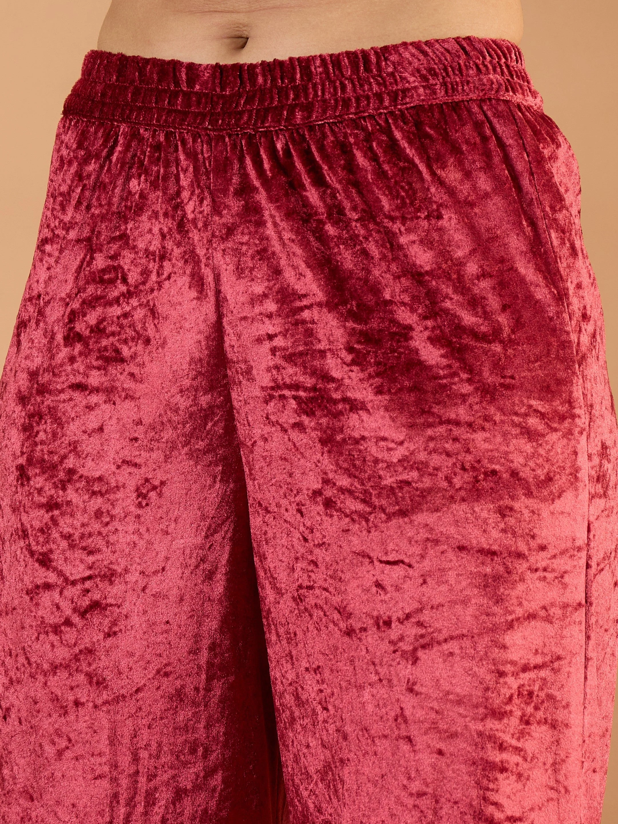 Women Onion Pink Velvet Embroidered Kaftan Kurta - Image 3