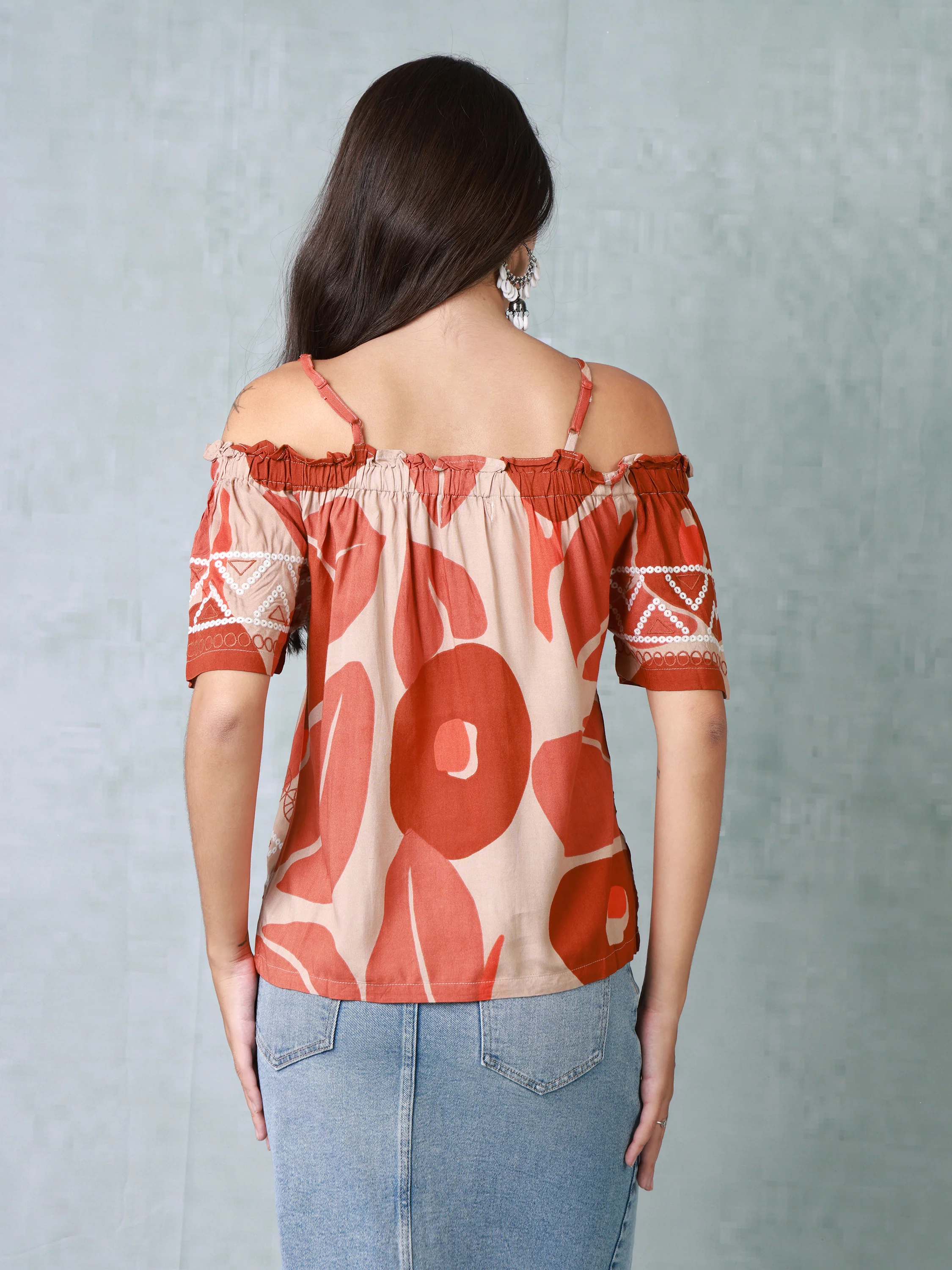 Women Orange Printed Cold Shoulder Top - Image 3