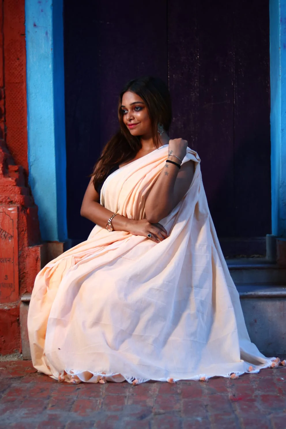 Women Peach Solid Cotton Saree - Image 2