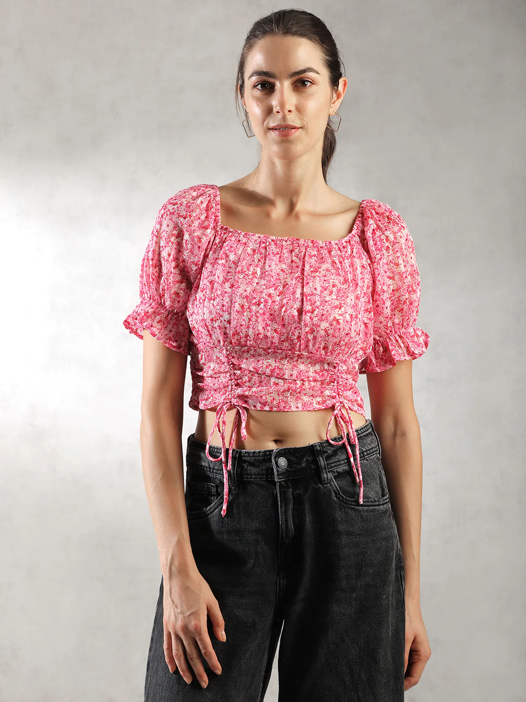 Women Pink Floral Fitted Crop Top - Image 3