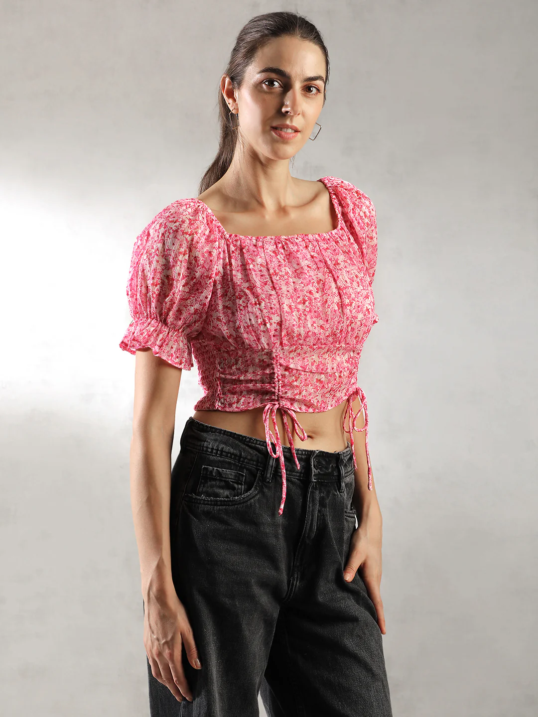 Women Pink Floral Fitted Crop Top - Image 4