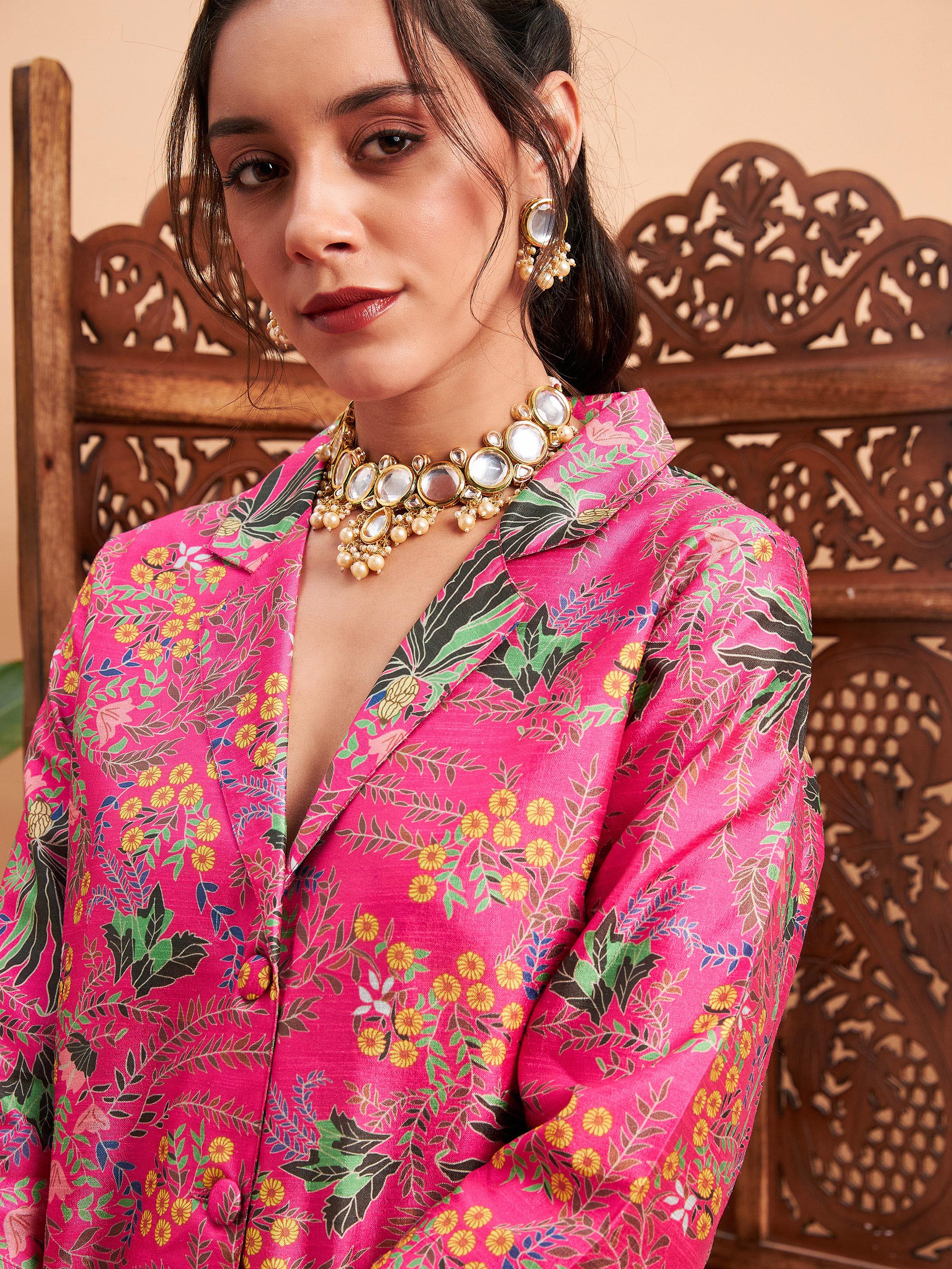 Women Pink Floral Blazer With Straight Pants - Image 4