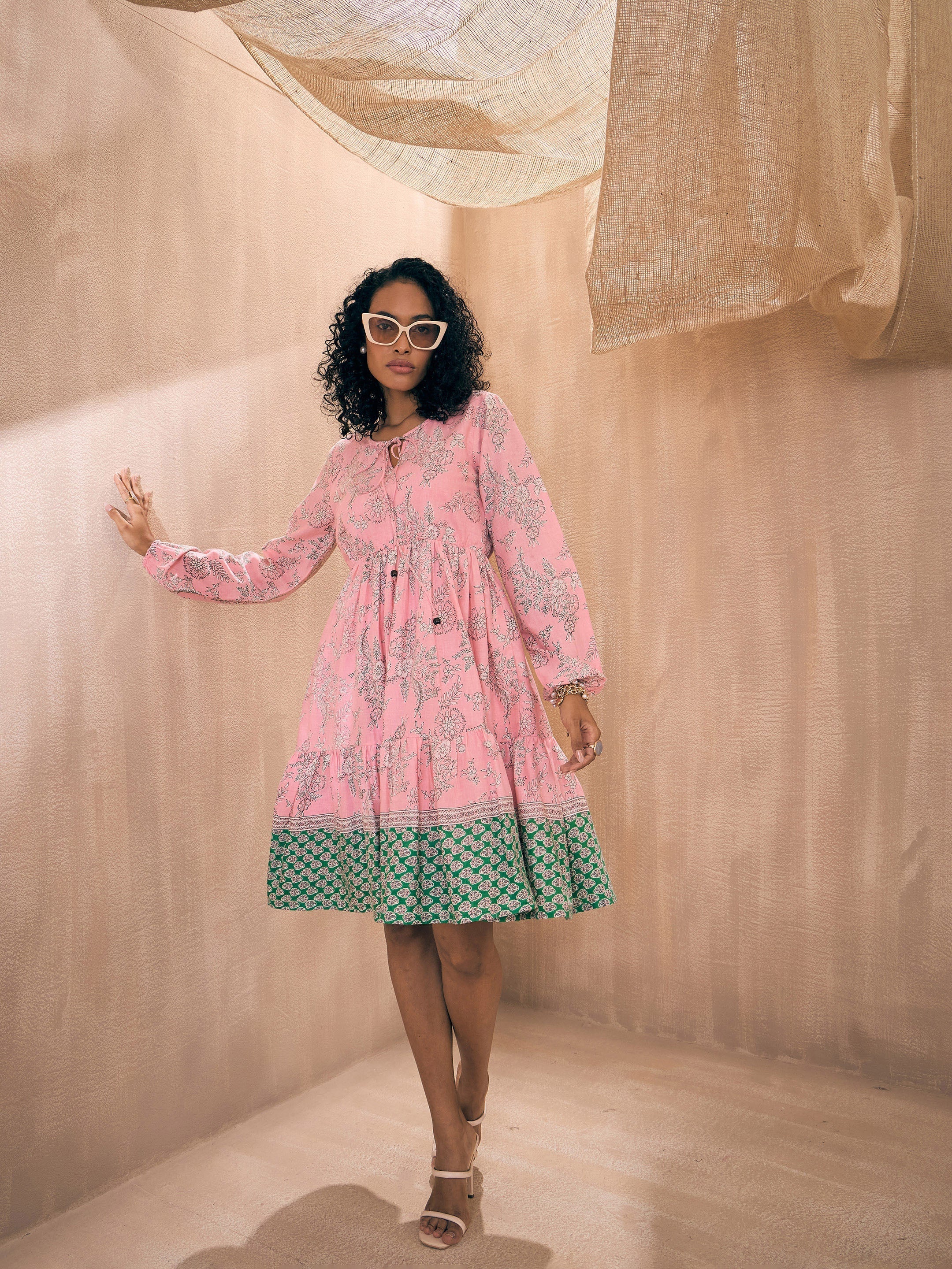 Women Pink Floral Contrast Border Skater Dress - Image 2