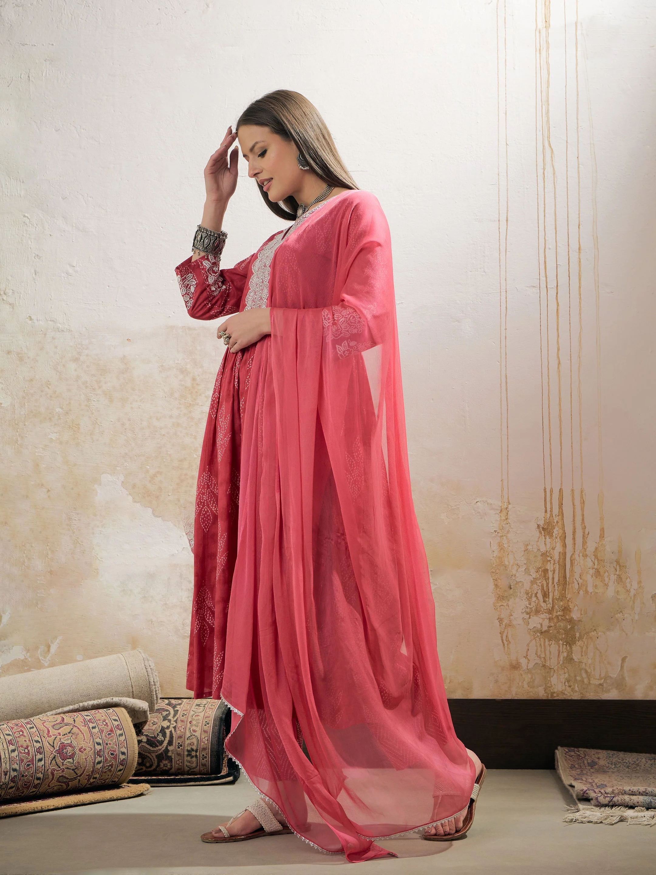 Women Pink Floral Gathered Kurta With Pencil Pants & Dupatta - Image 3