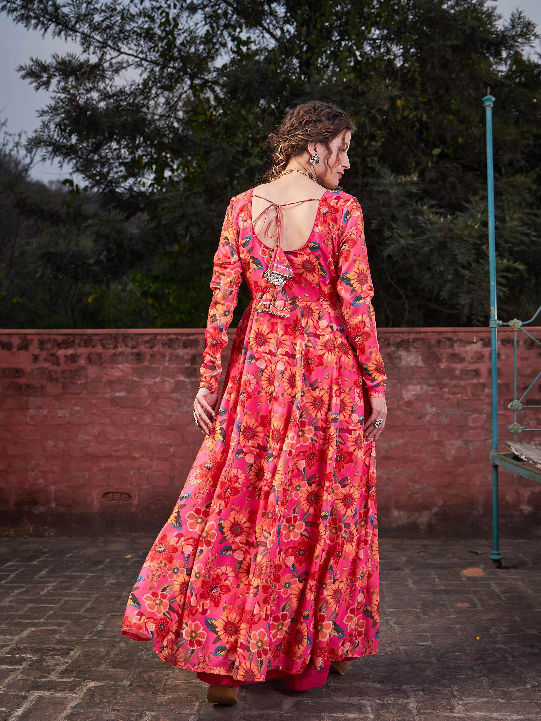 Women Pink Floral Poly Muslin Anrkali Kurta - Image 5