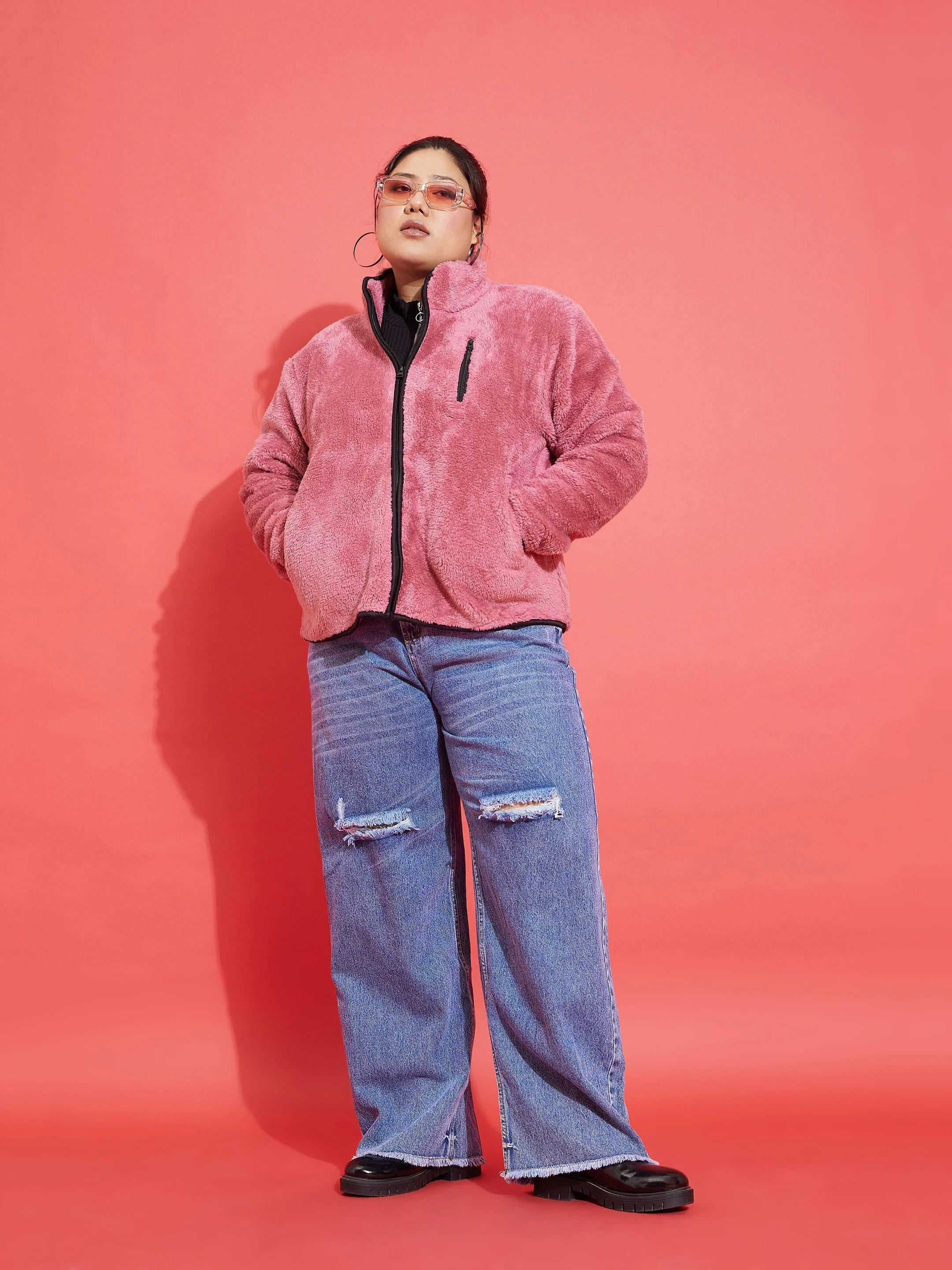 Women Pink Fur Contrast Piping Zipper Jacket - Image 2