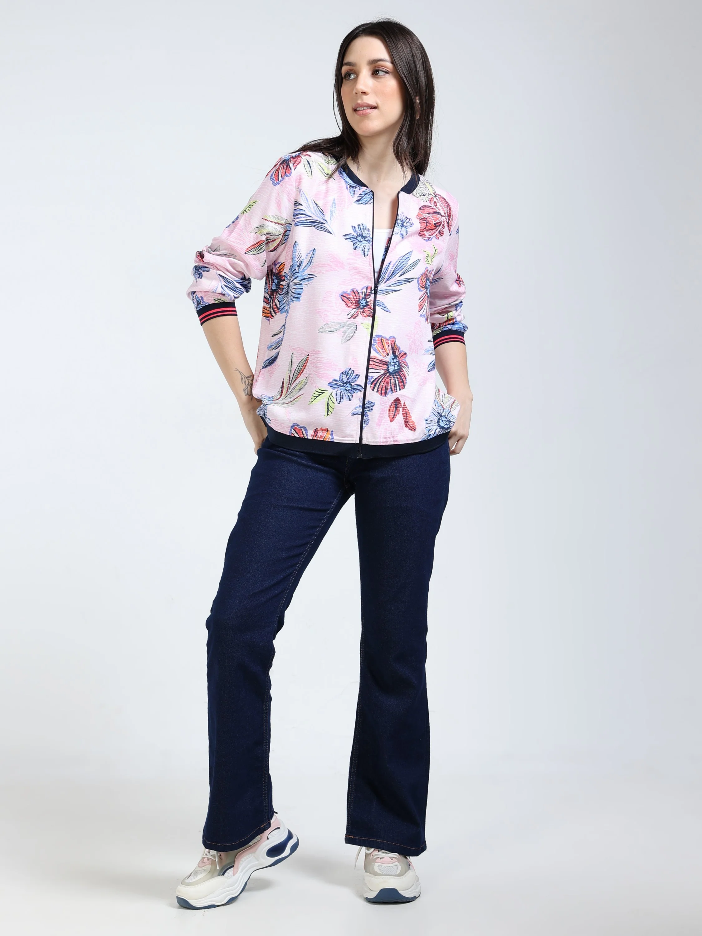 Women Pink Printed Relaxed Jacket - Image 2