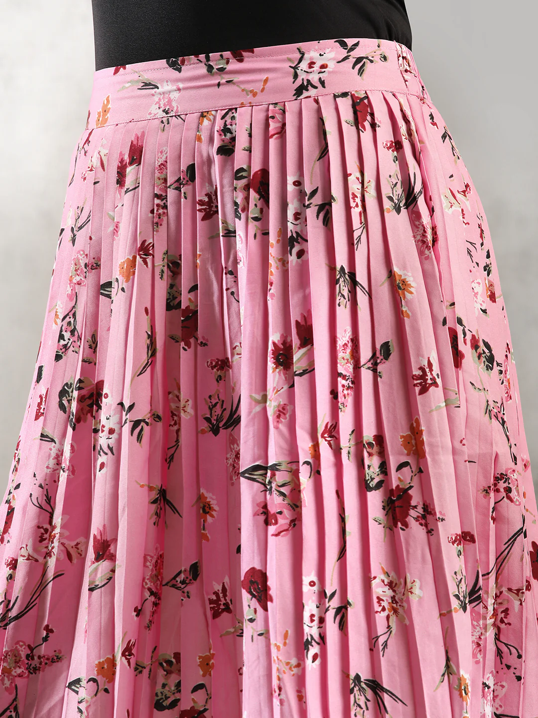 Women Pink Printed Pleated Skirt - Image 4