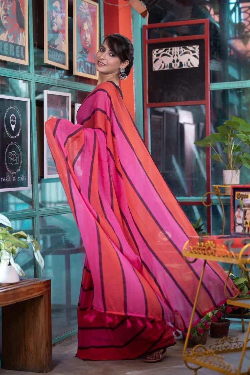 Women Pink Stipes Mul Cotton Saree - Image 4