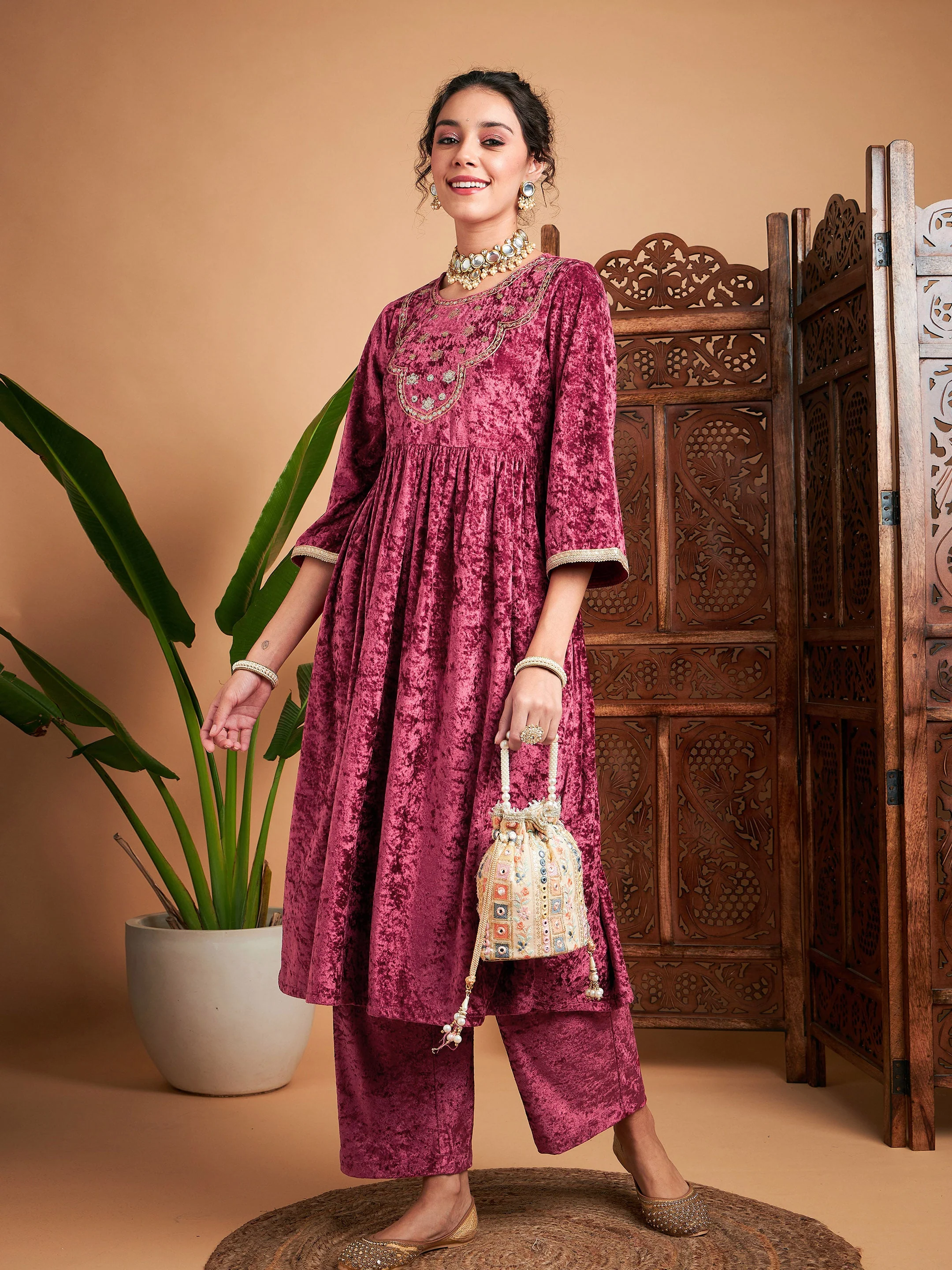 Women Pink Velvet Embroidered Gathered Kurta - Image 2