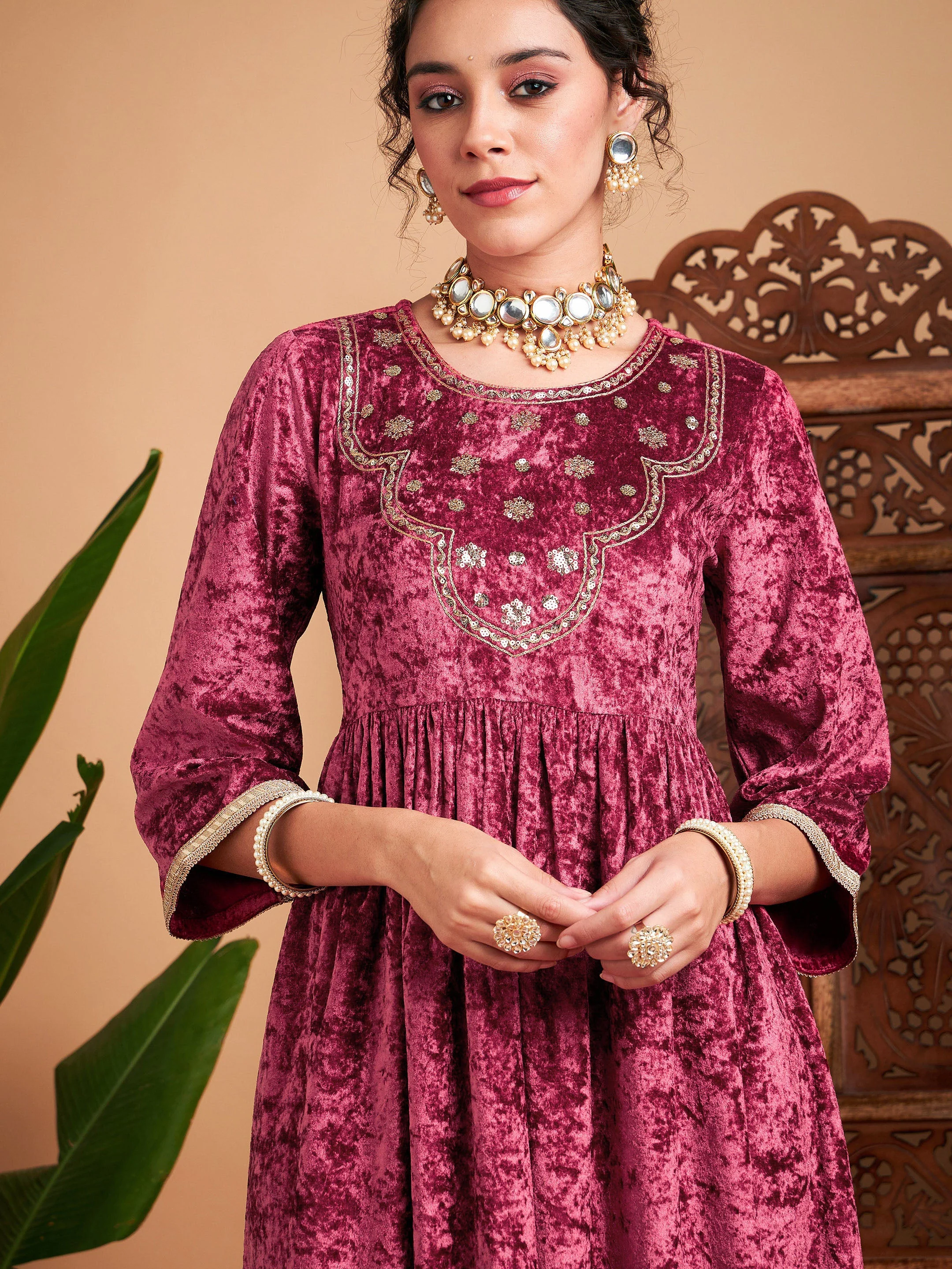 Women Pink Velvet Embroidered Gathered Kurta - Image 4
