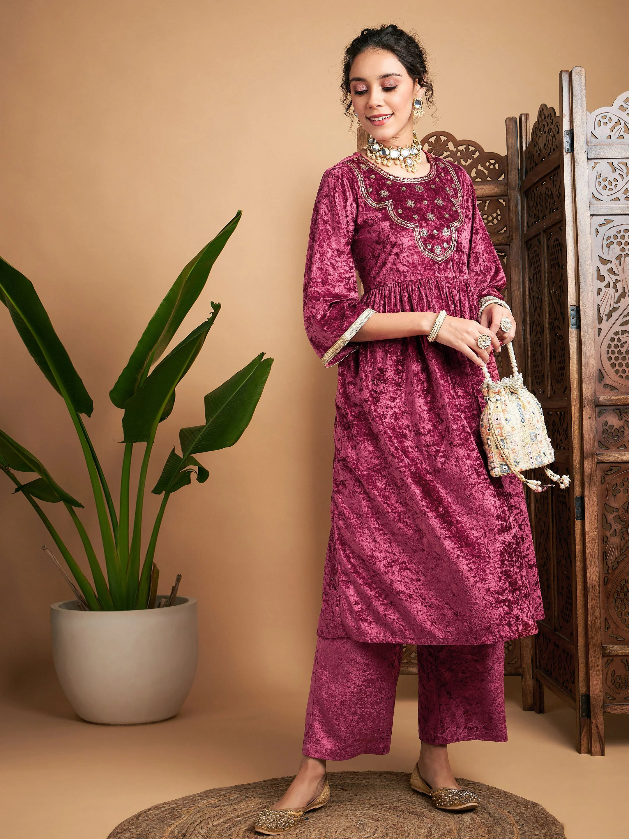 Women Pink Velvet Embroidered Gathered Kurta With Pants - Image 2