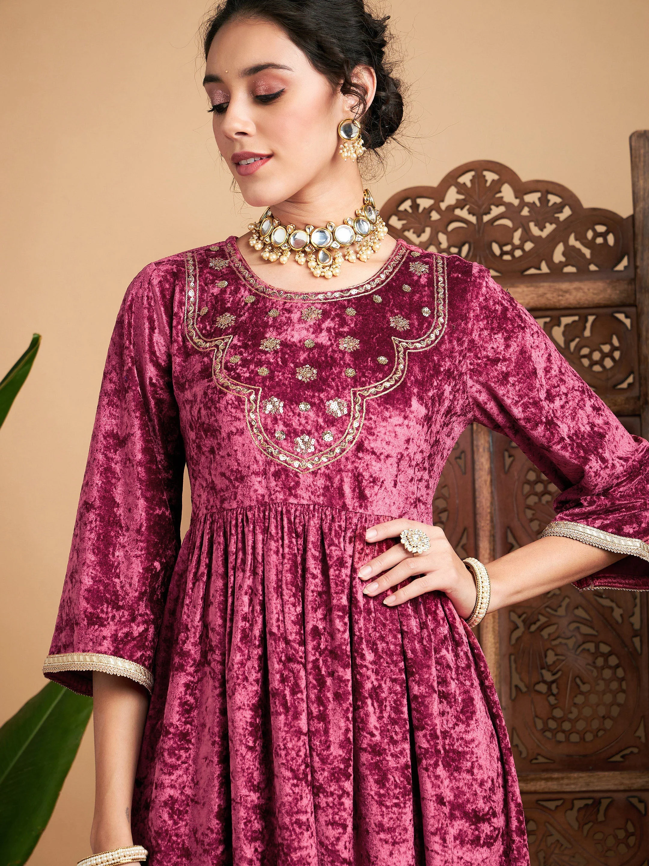 Women Pink Velvet Embroidered Gathered Kurta With Pants - Image 4