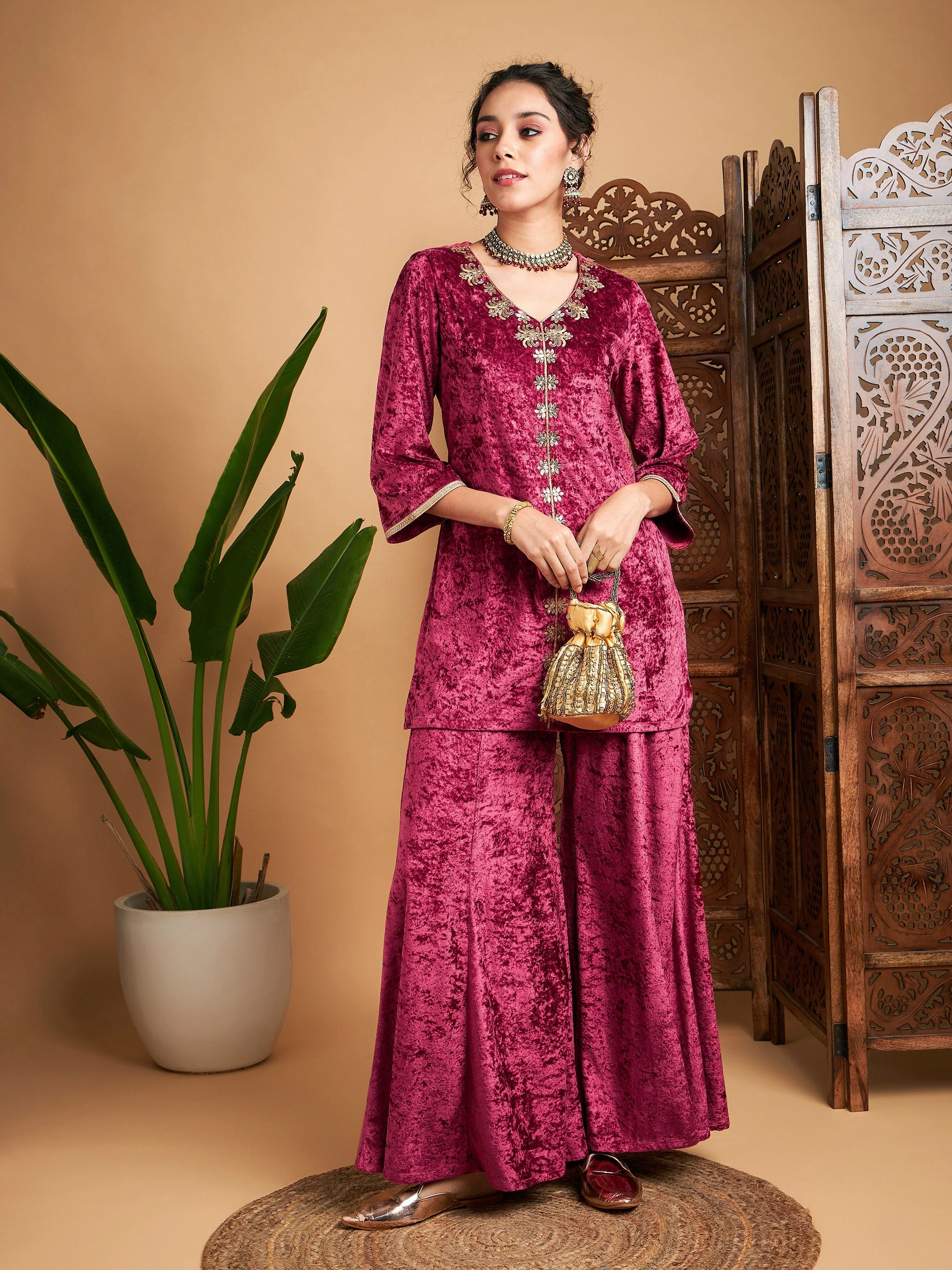 Women Pink Velvet Embroidered Short Kurta With Palazzos - Image 2