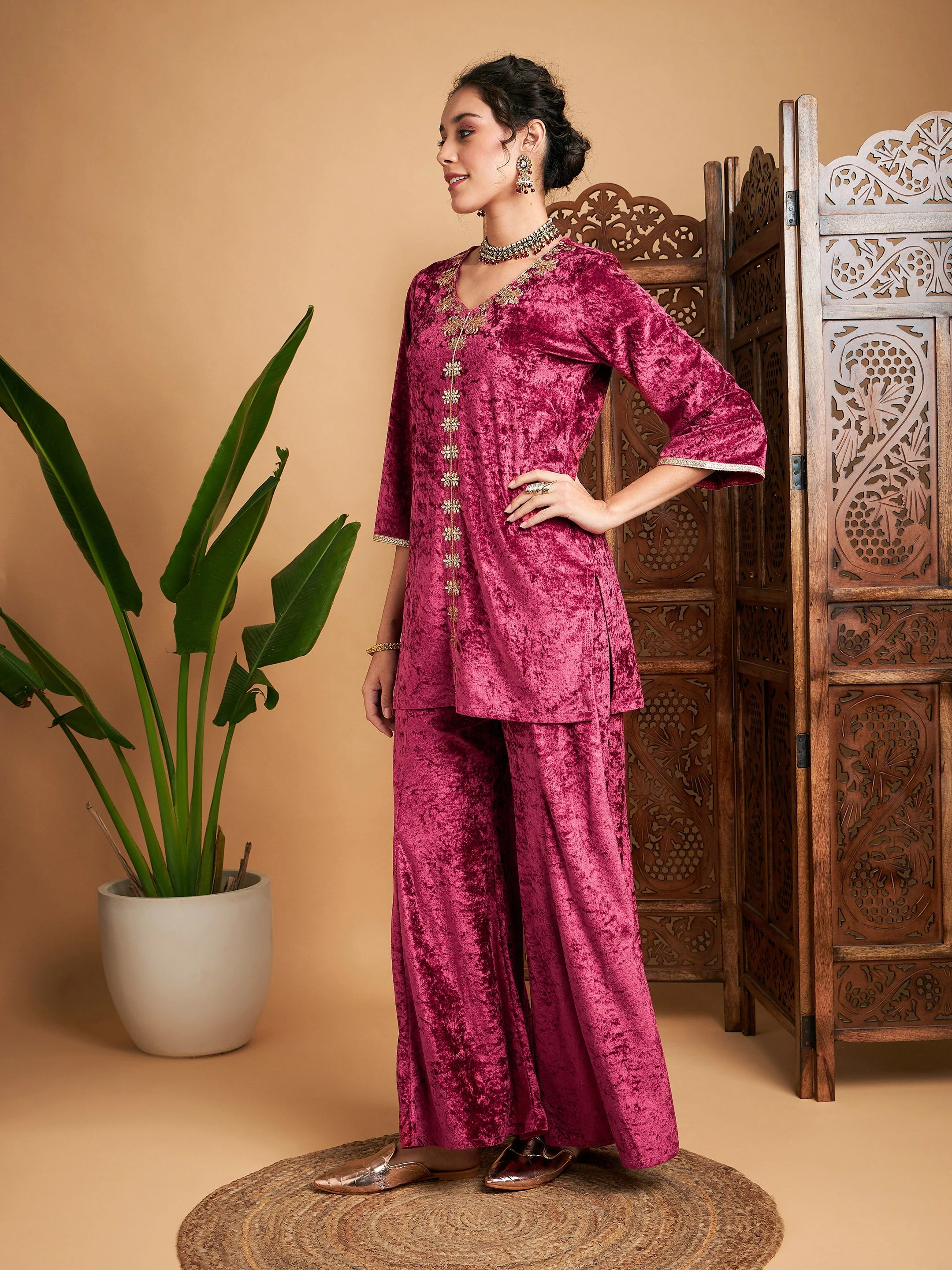 Women Pink Velvet Embroidered Short Kurta With Palazzos - Image 3