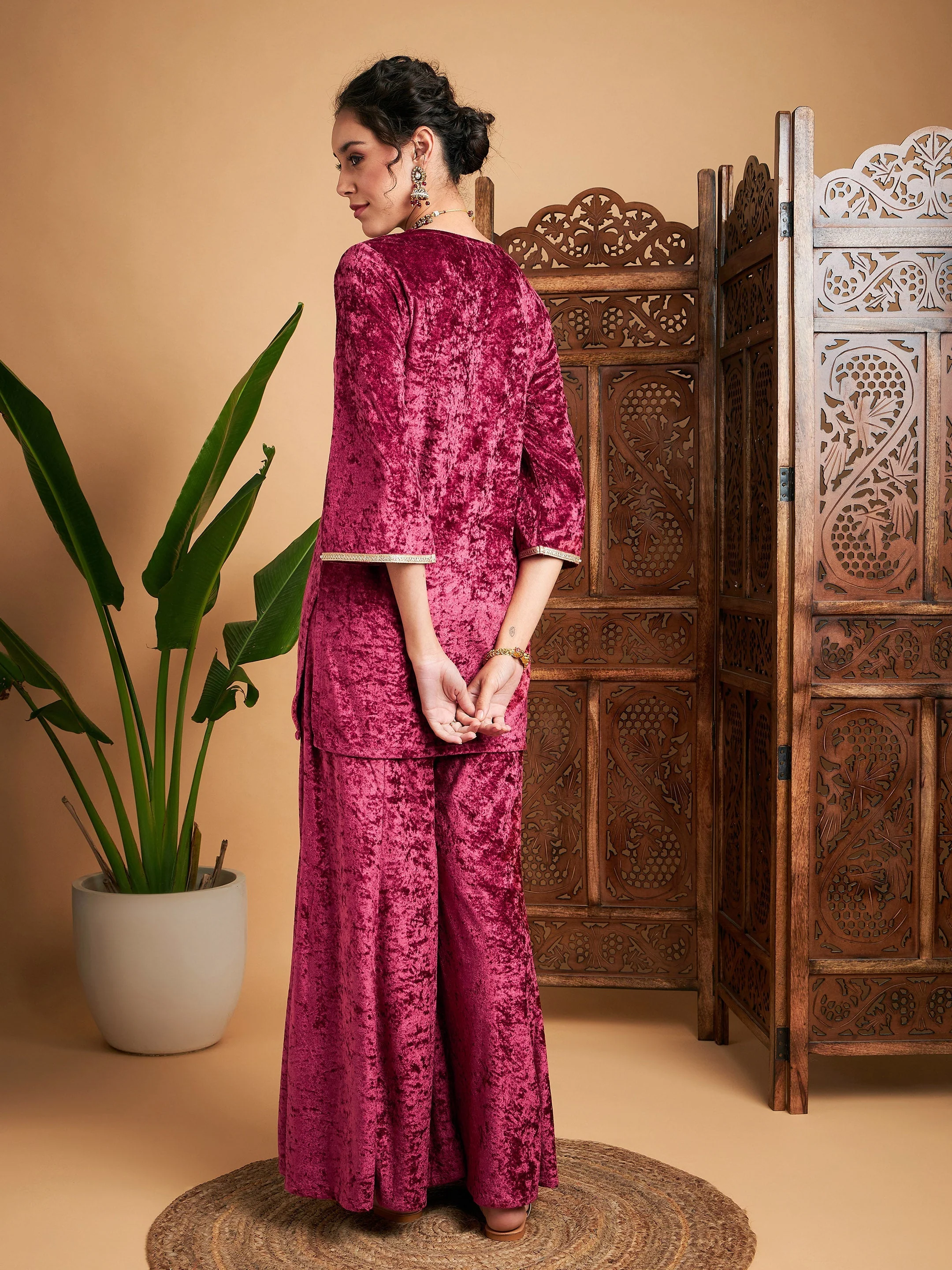 Women Pink Velvet Embroidered Short Kurta With Palazzos - Image 6