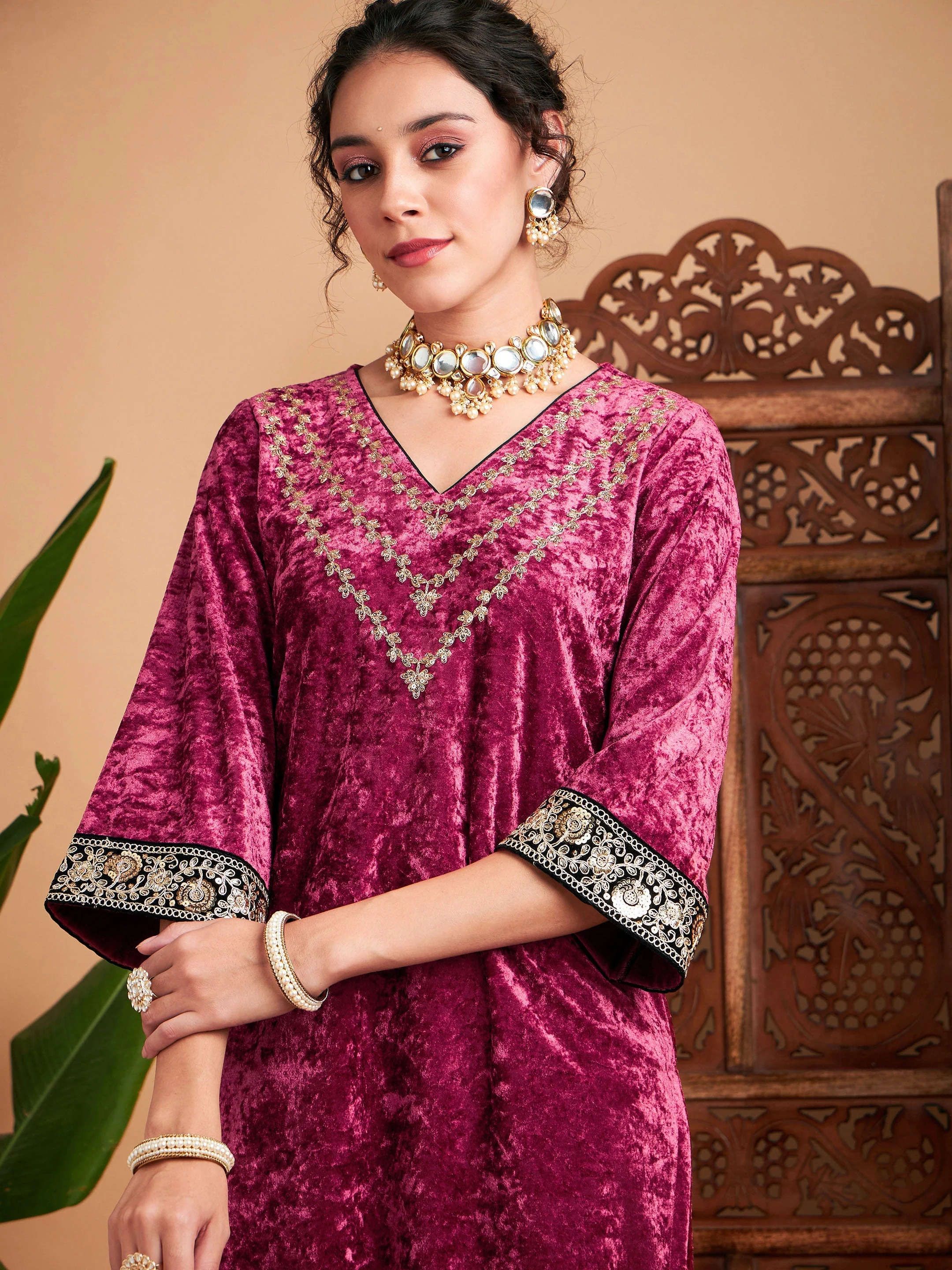 Women Pink Velvet Embroidered Yoke Straight Kurta - Image 4