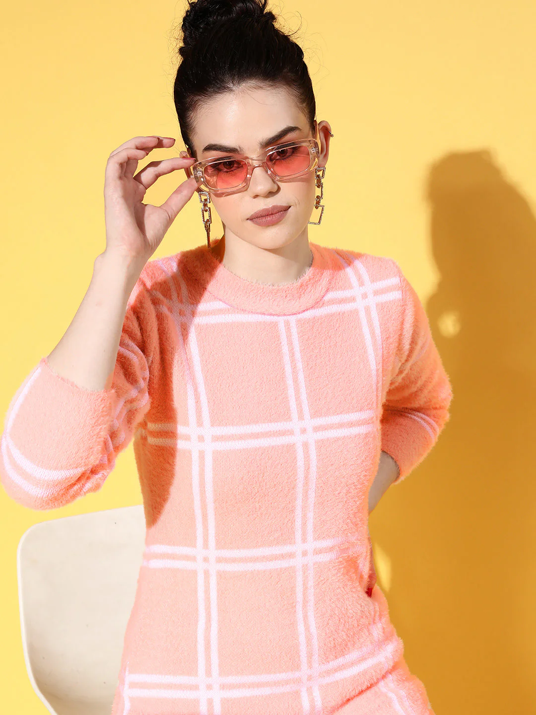 Women Pink & White Check Hair Wool Long Sweater - Image 3