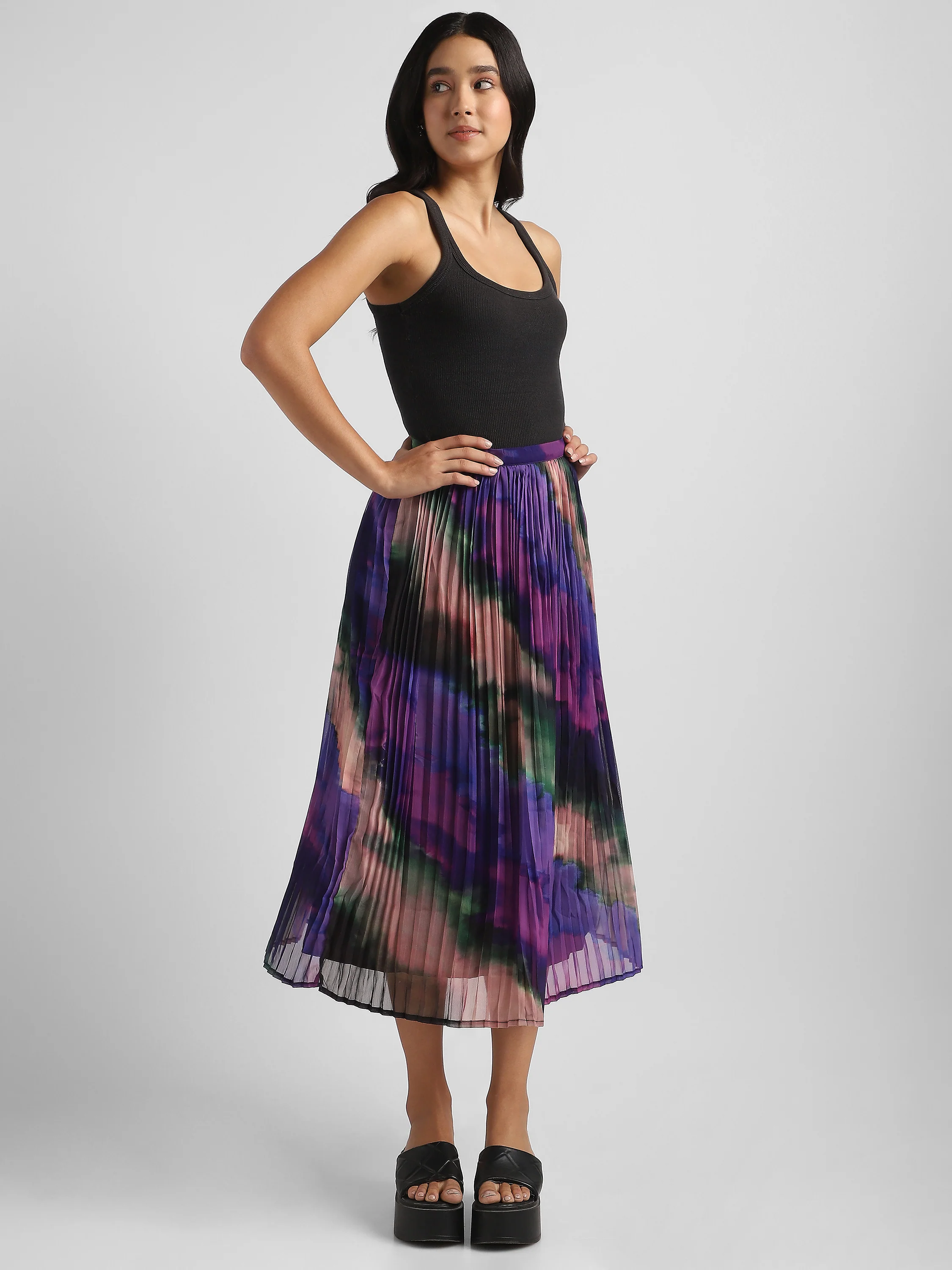 Women Printed Pleated Maxi Skirt - Image 3
