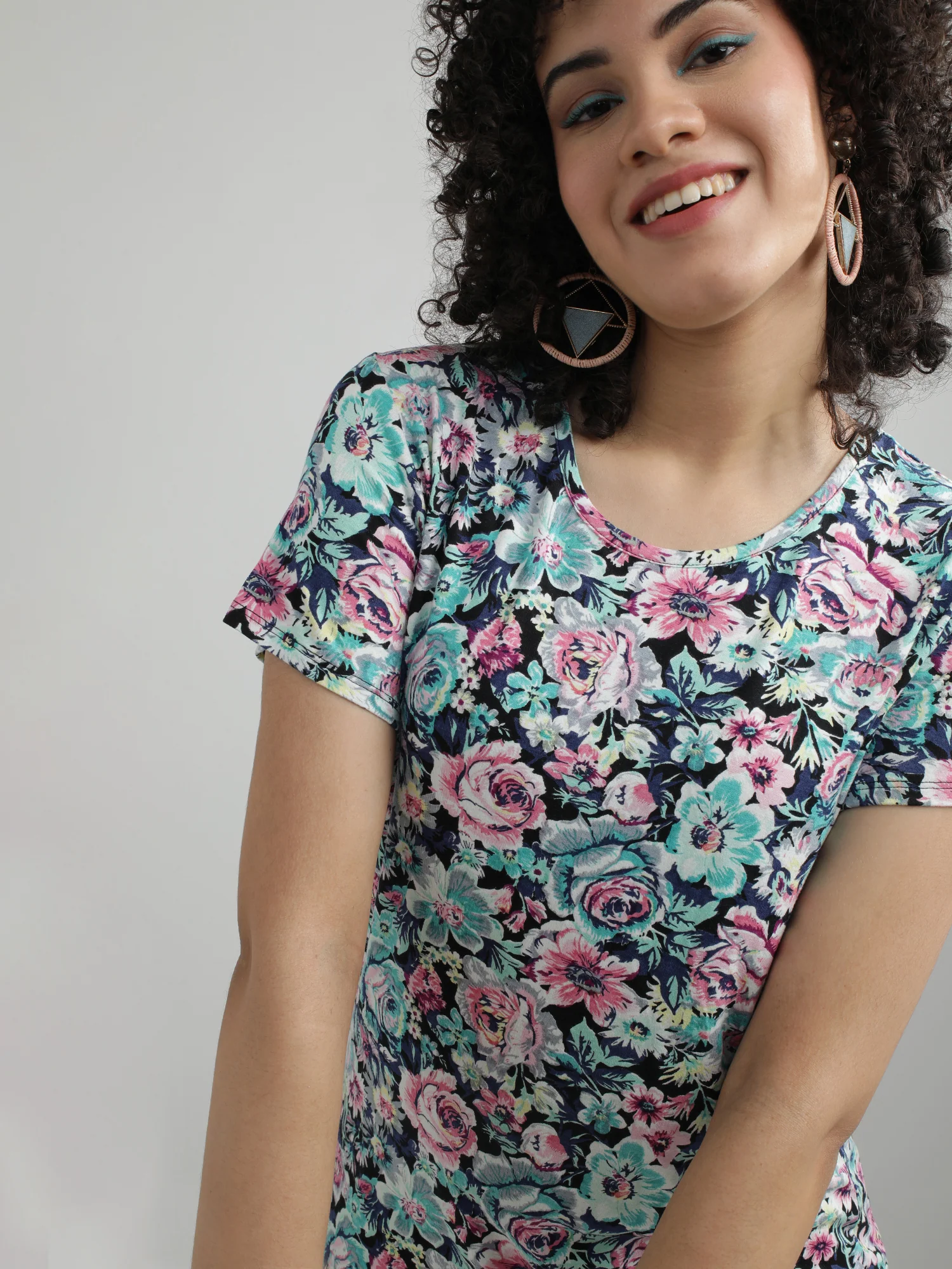 Women Printed  Short Sleeves T shirt - Image 5