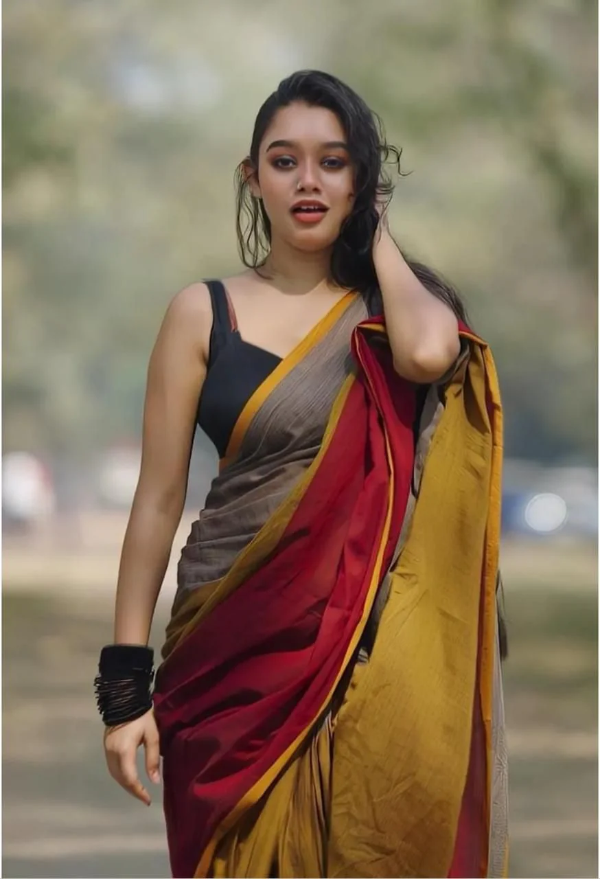 Women Pure Cotton Multi Color Saree - Image 3