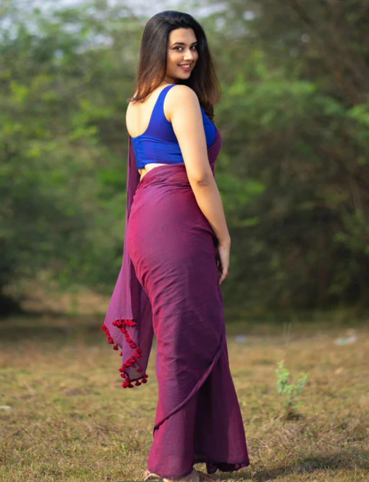 Women Pure Cotton Solid Saree - Image 3