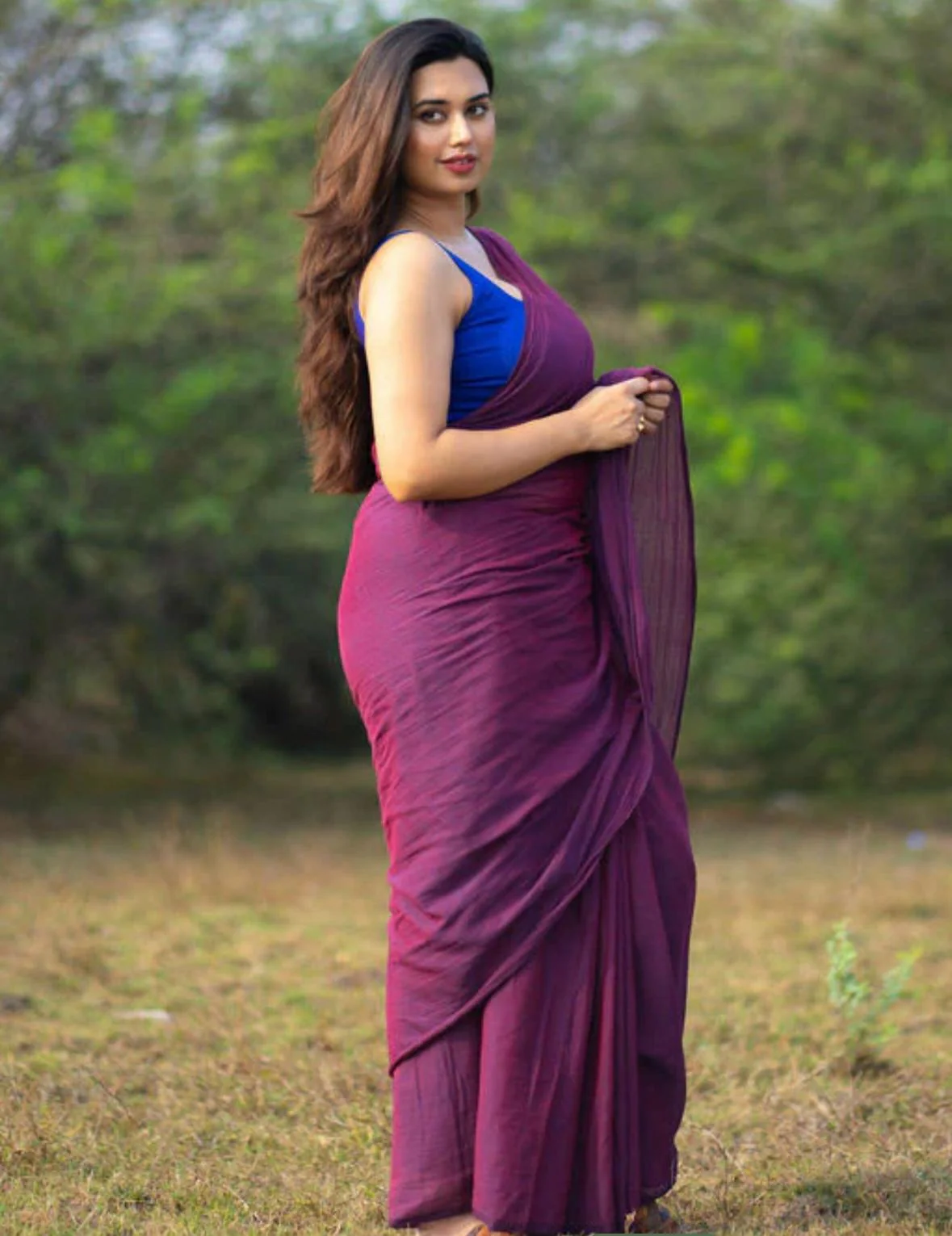 Women Pure Cotton Solid Saree - Image 5
