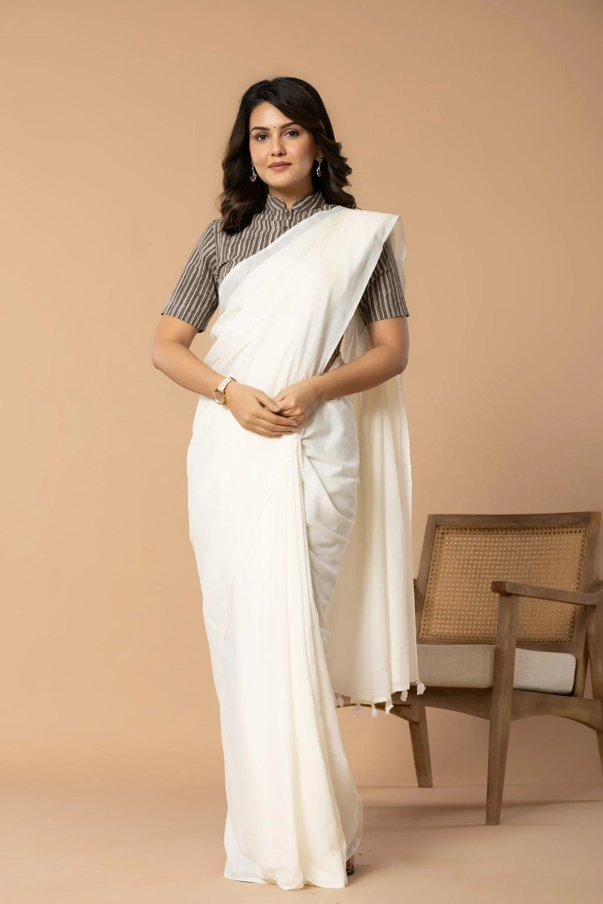 Women Pure Cotton Solid Saree