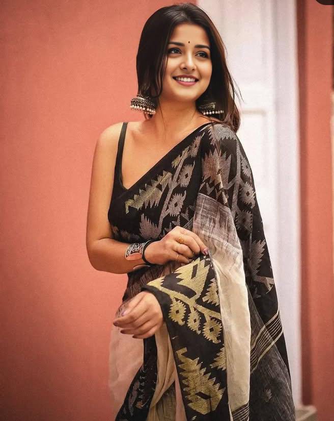 Women Pure Lilen Handloom Saree - Image 3
