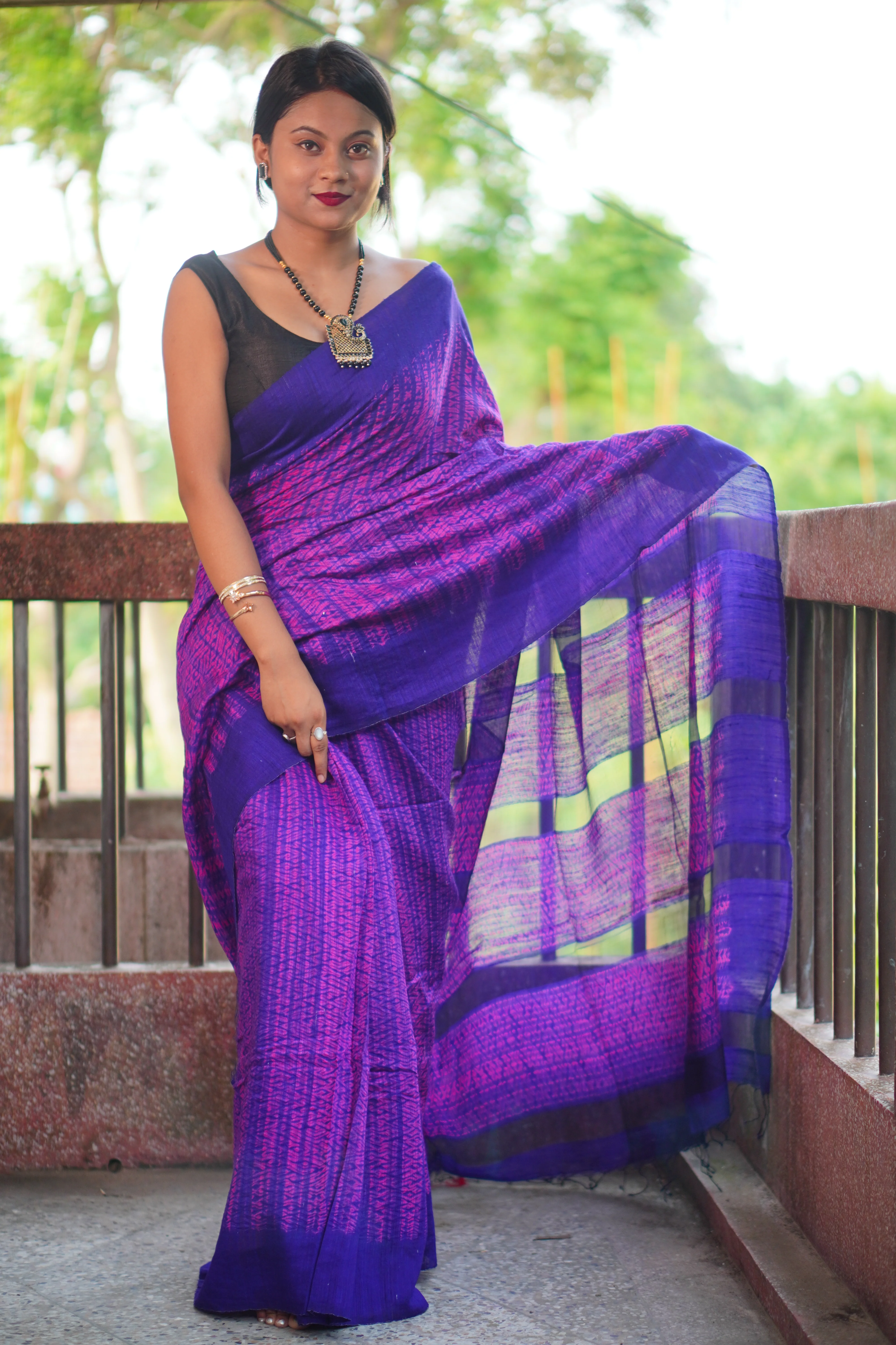Women Pure Silk Makta Hand Work Shrivory Saree - Image 5