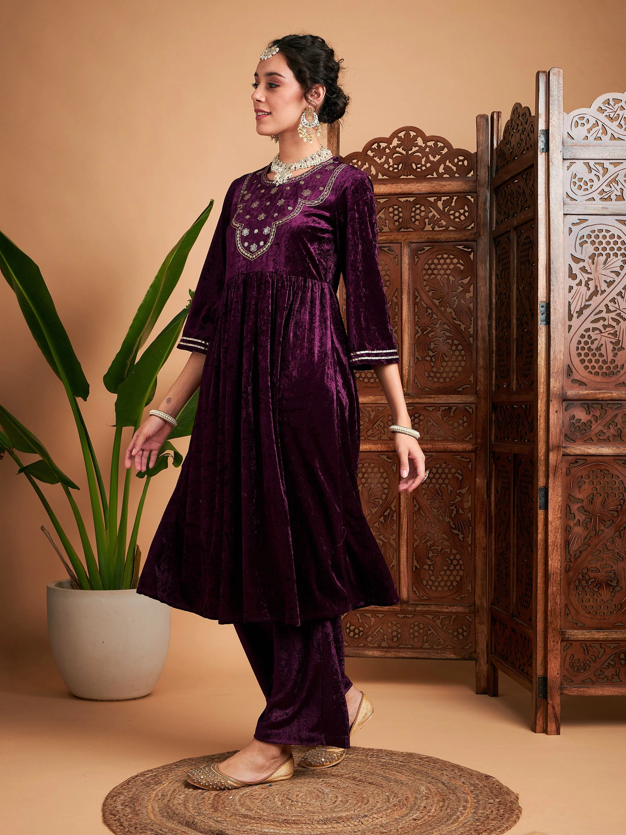Women Purple Velvet Embroidered Gathered Kurta - Image 3