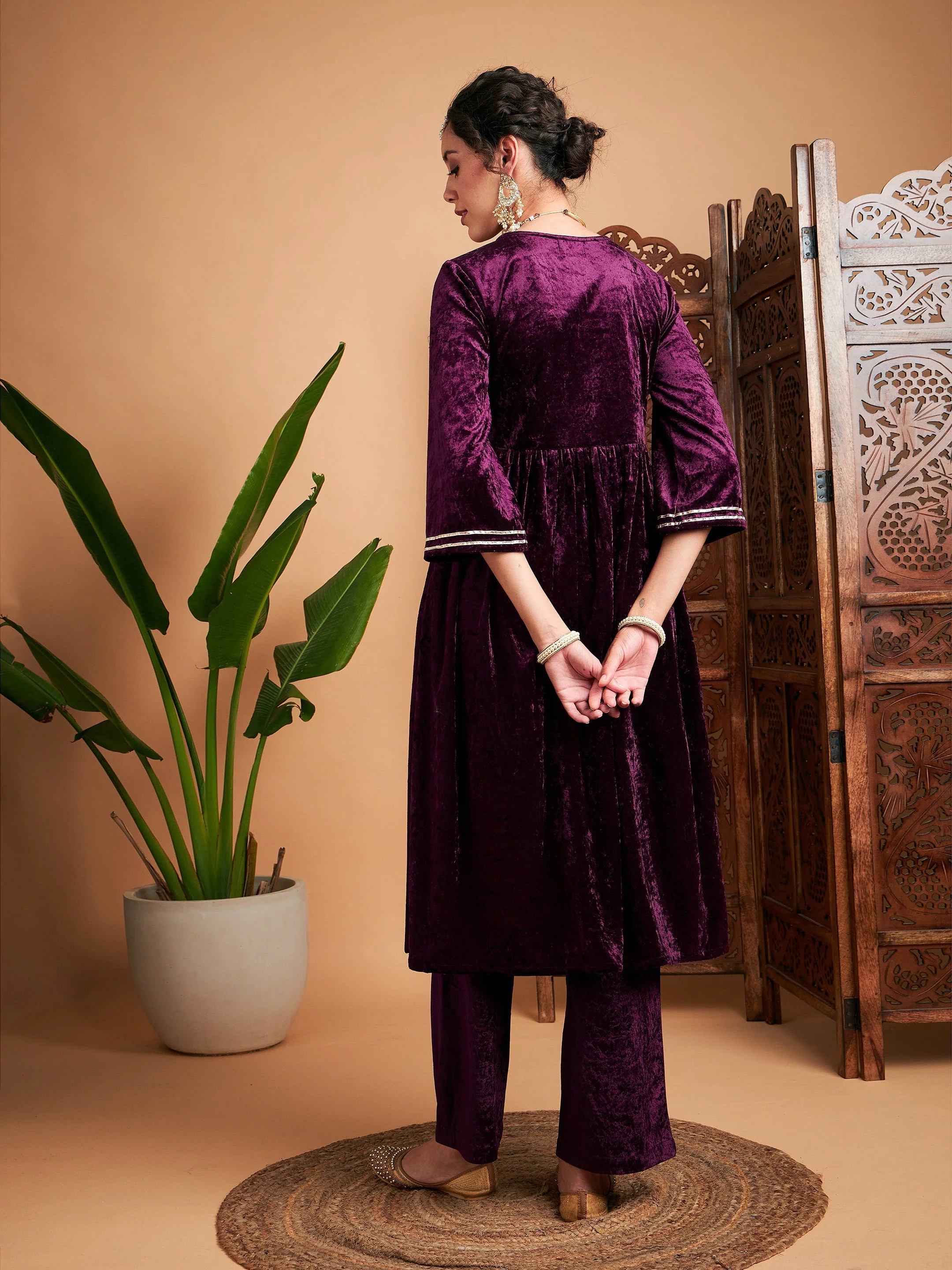 Women Purple Velvet Embroidered Gathered Kurta - Image 5