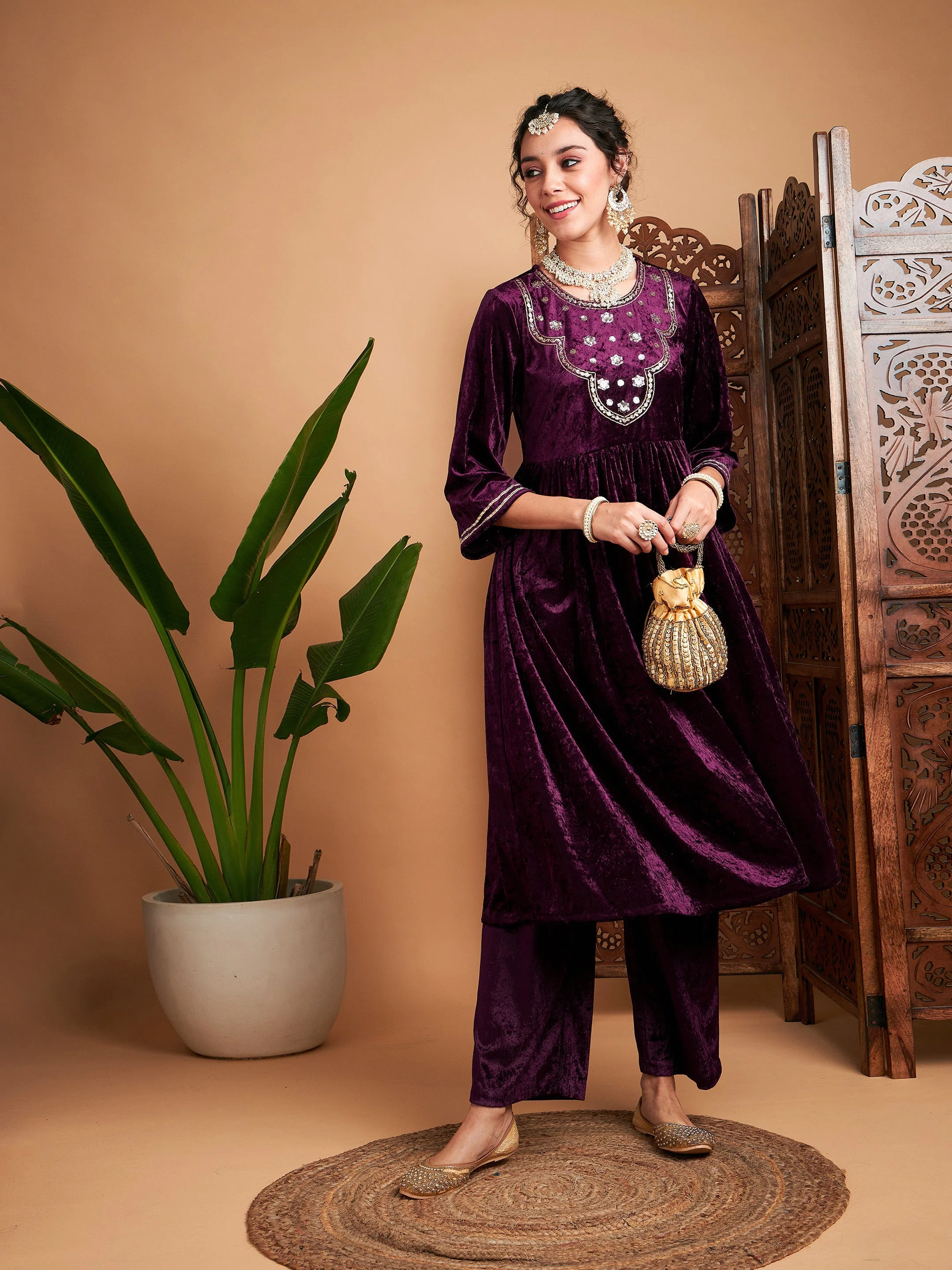 Women Purple Velvet Embroidered Gathered Kurta - Image 6