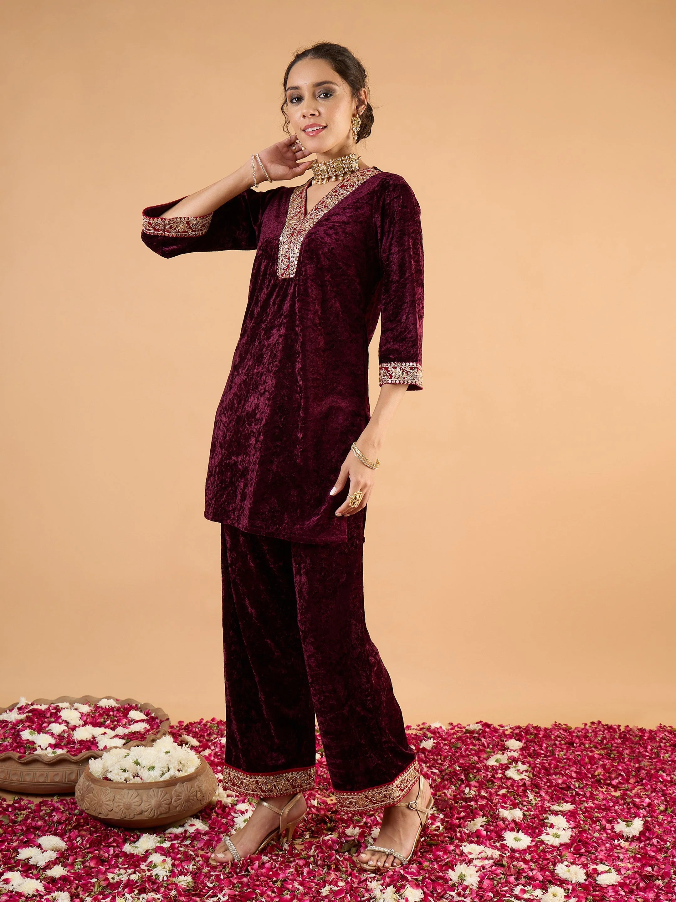 Women Purple Velvet Embroidered Short Kurta With Straight Pants - Image 5