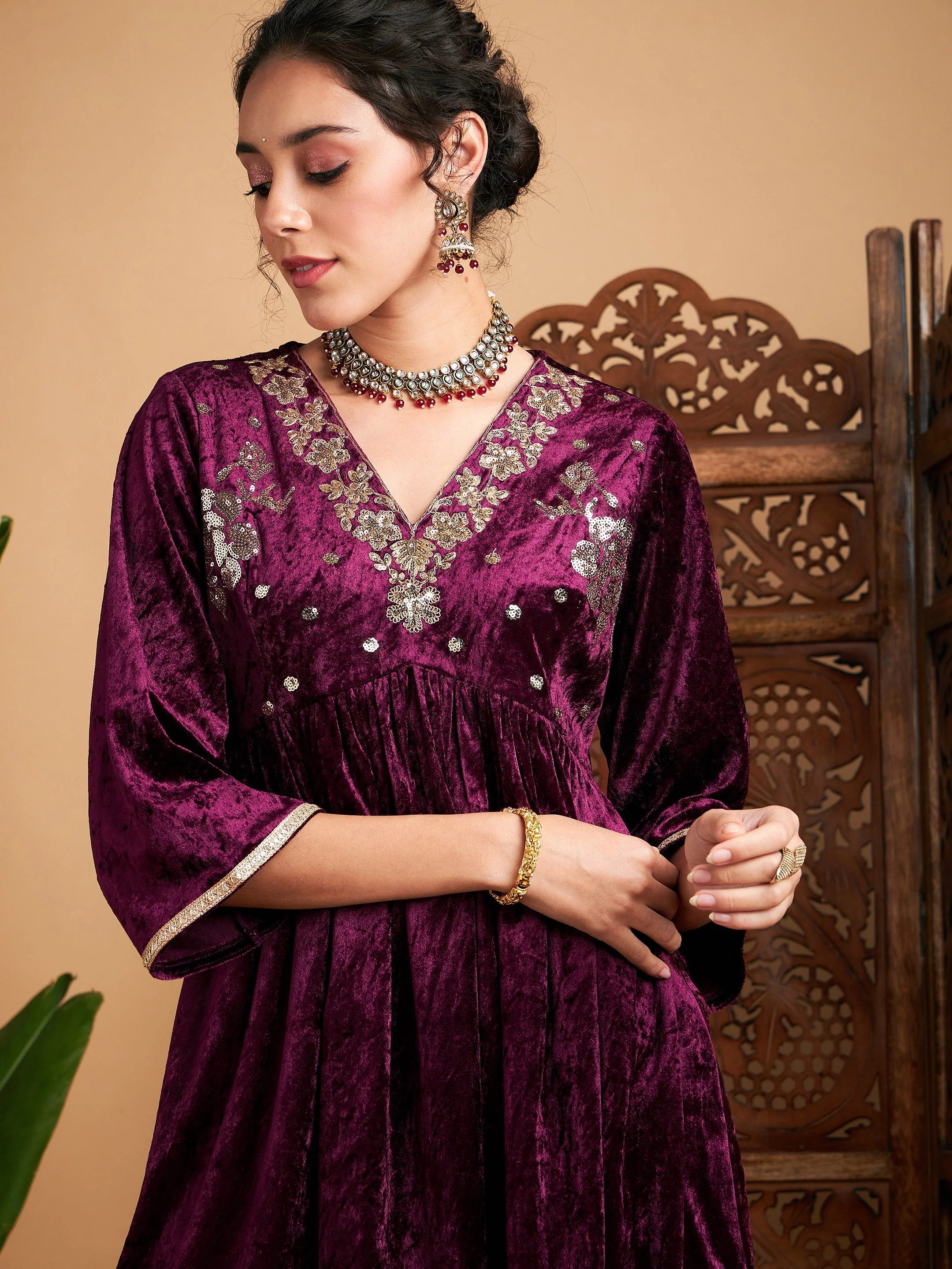 Women Purple Velvet Embroidered Top With Palazzos - Image 4