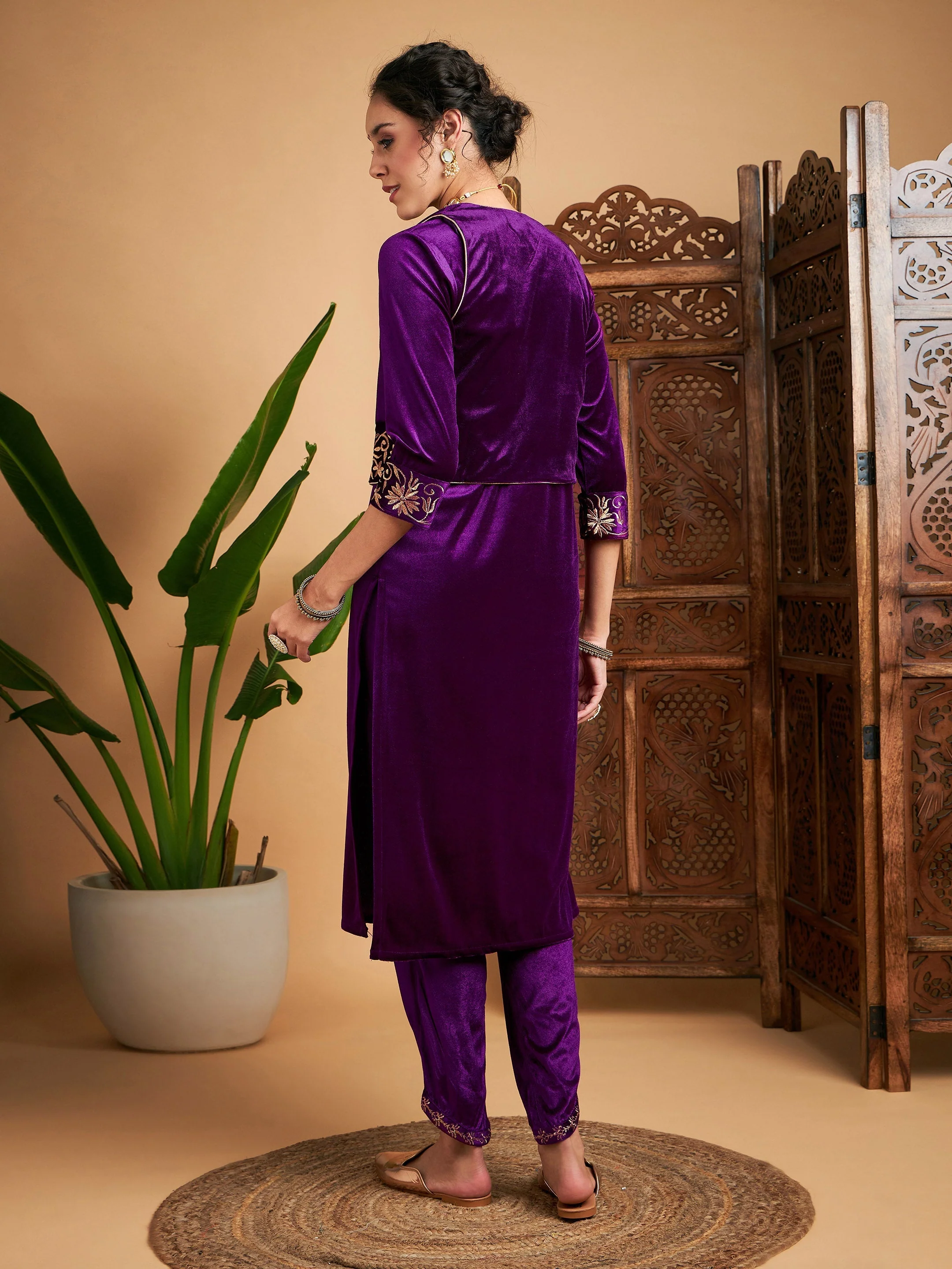 Women Purple Zari Velvet Straight Kurta Set With WaistCoat - Image 6
