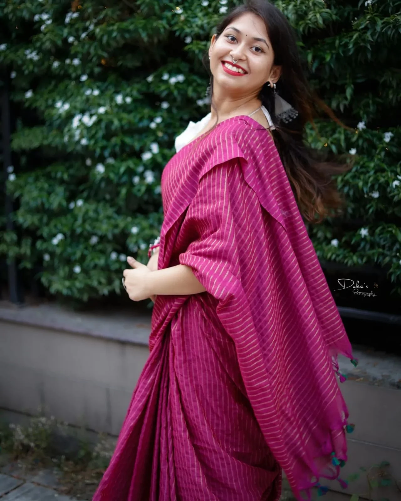 Women Rani Pink Zari Check Saree - Image 4