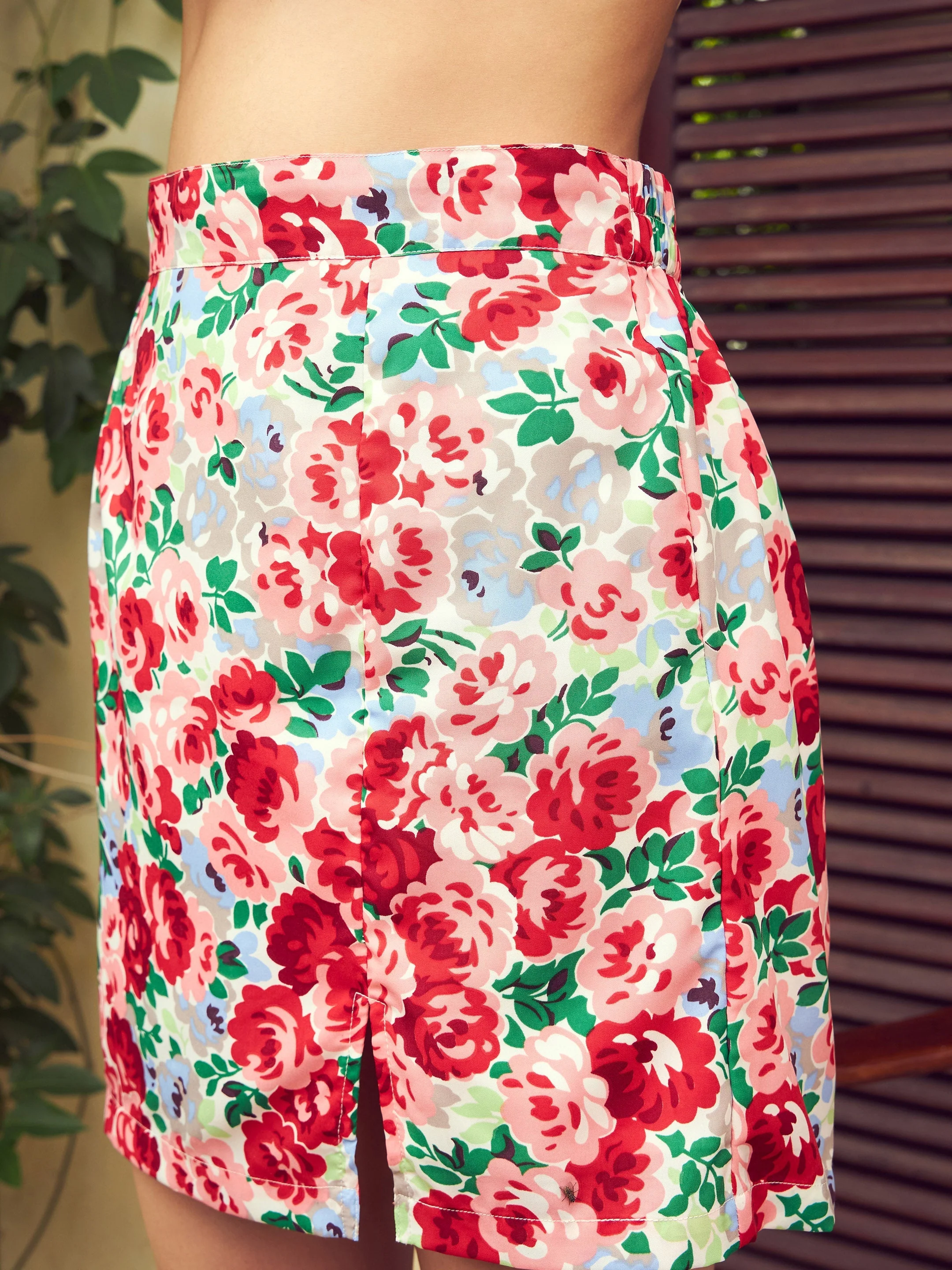 Women Red Floral Sweetheart Neck Top With Mini Skirt - Image 5