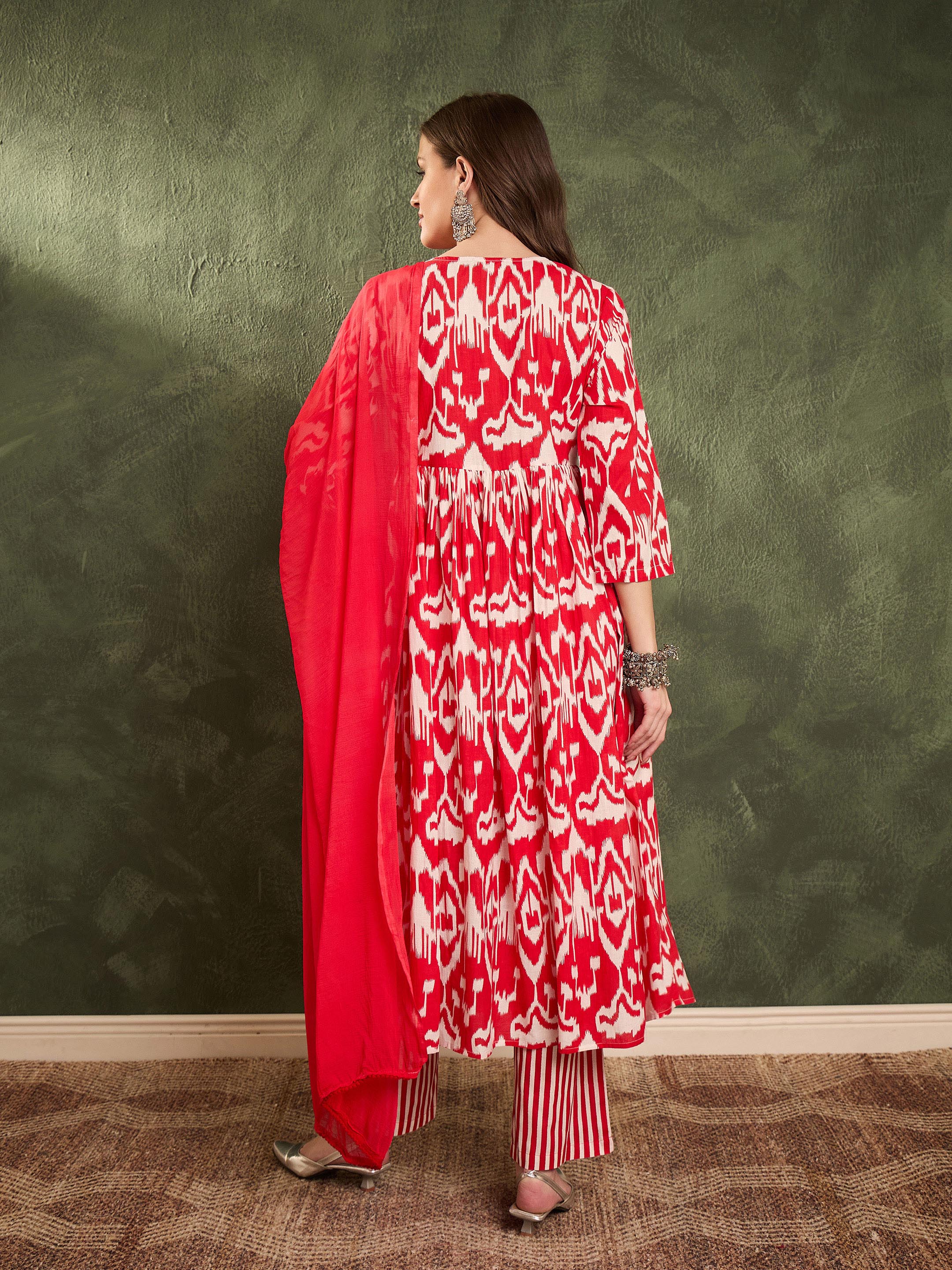 Women Red Ikat Dori Gathered Kurta Set with Dupatta - Image 5