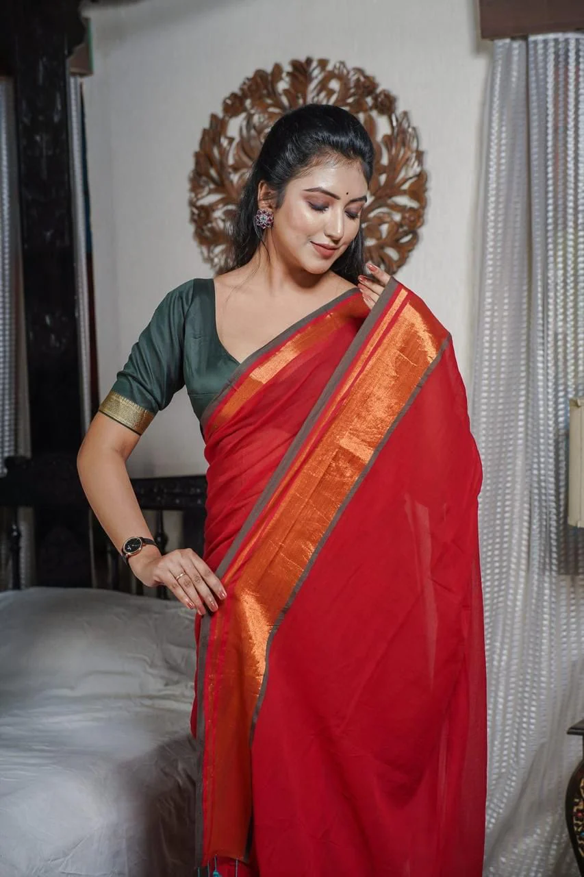 Women Red Mul Cotton Zari Border Saree - Image 4