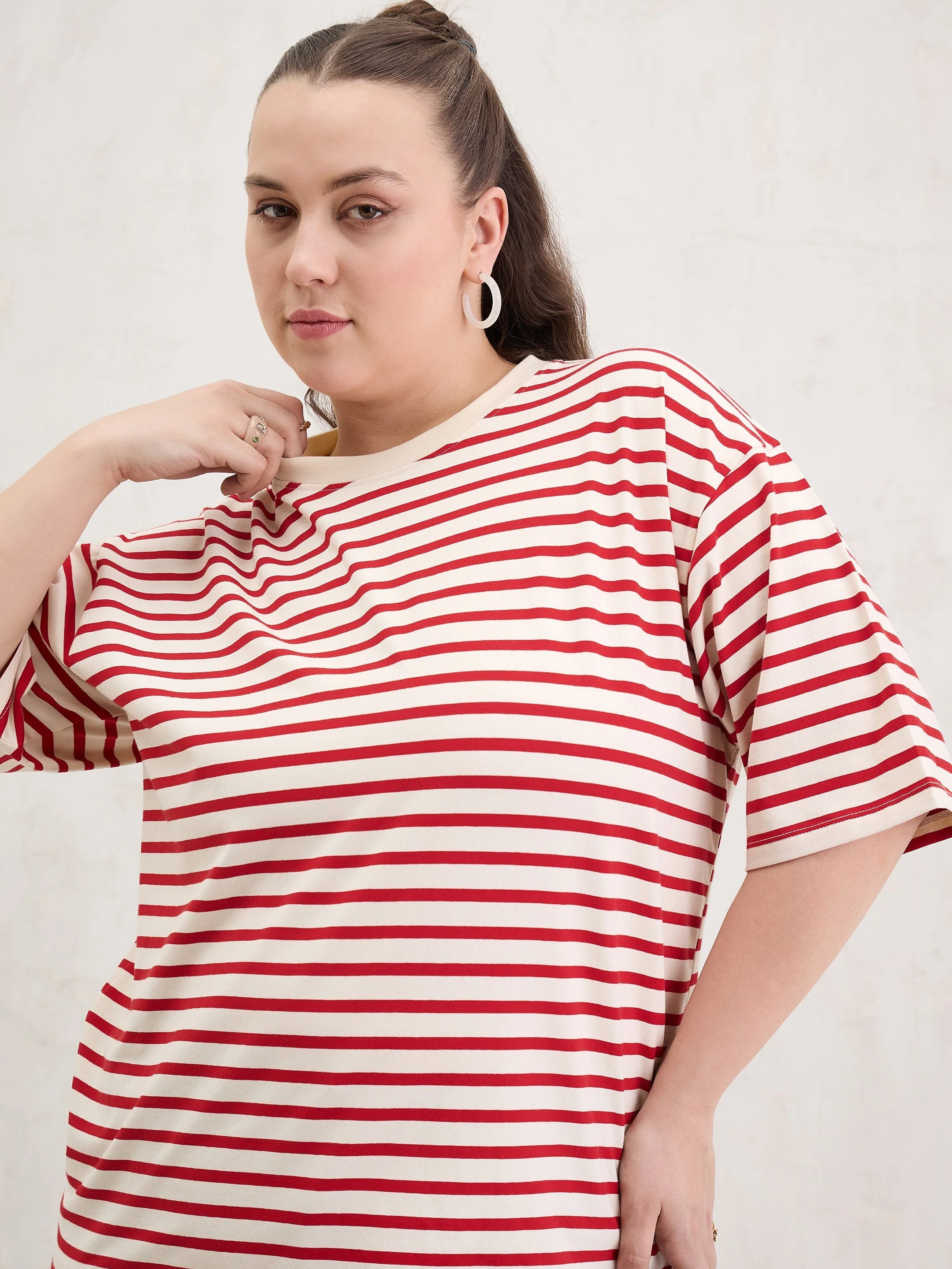 Women Red & Off White Stripe Round Neck T-Shirt - Image 4